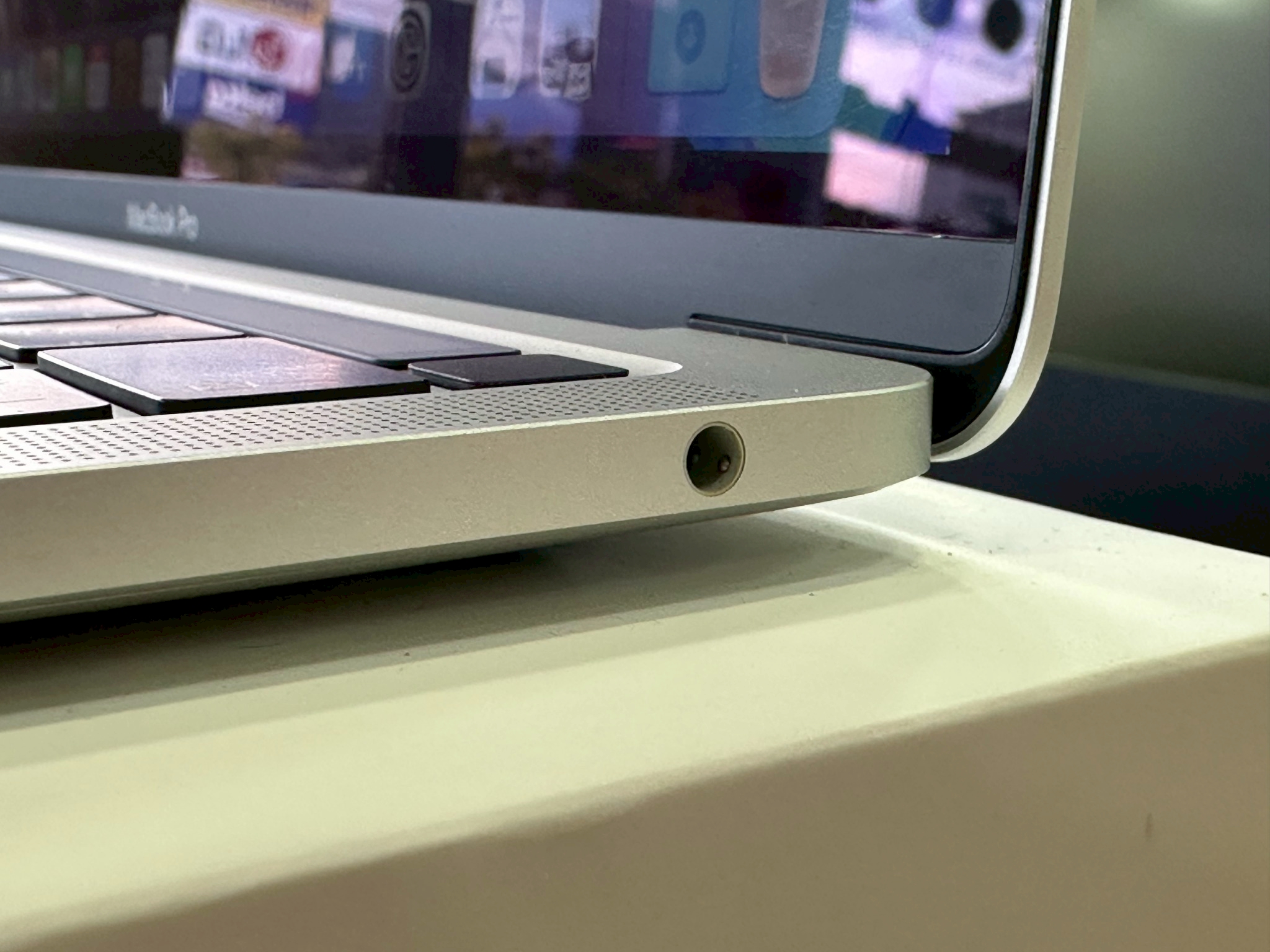 MacBook Pro 13" (M1, 2020) 8/256GB Silver