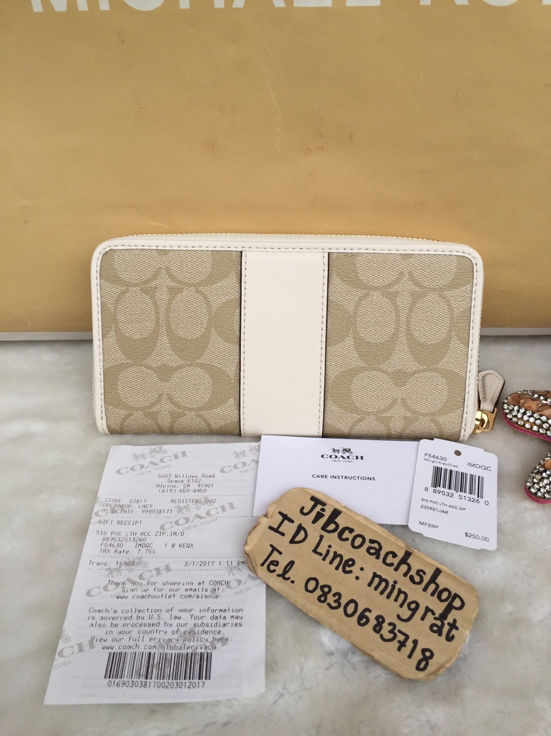 Signature Canvas Accordion Zip Wallet With Wristlet Strap 