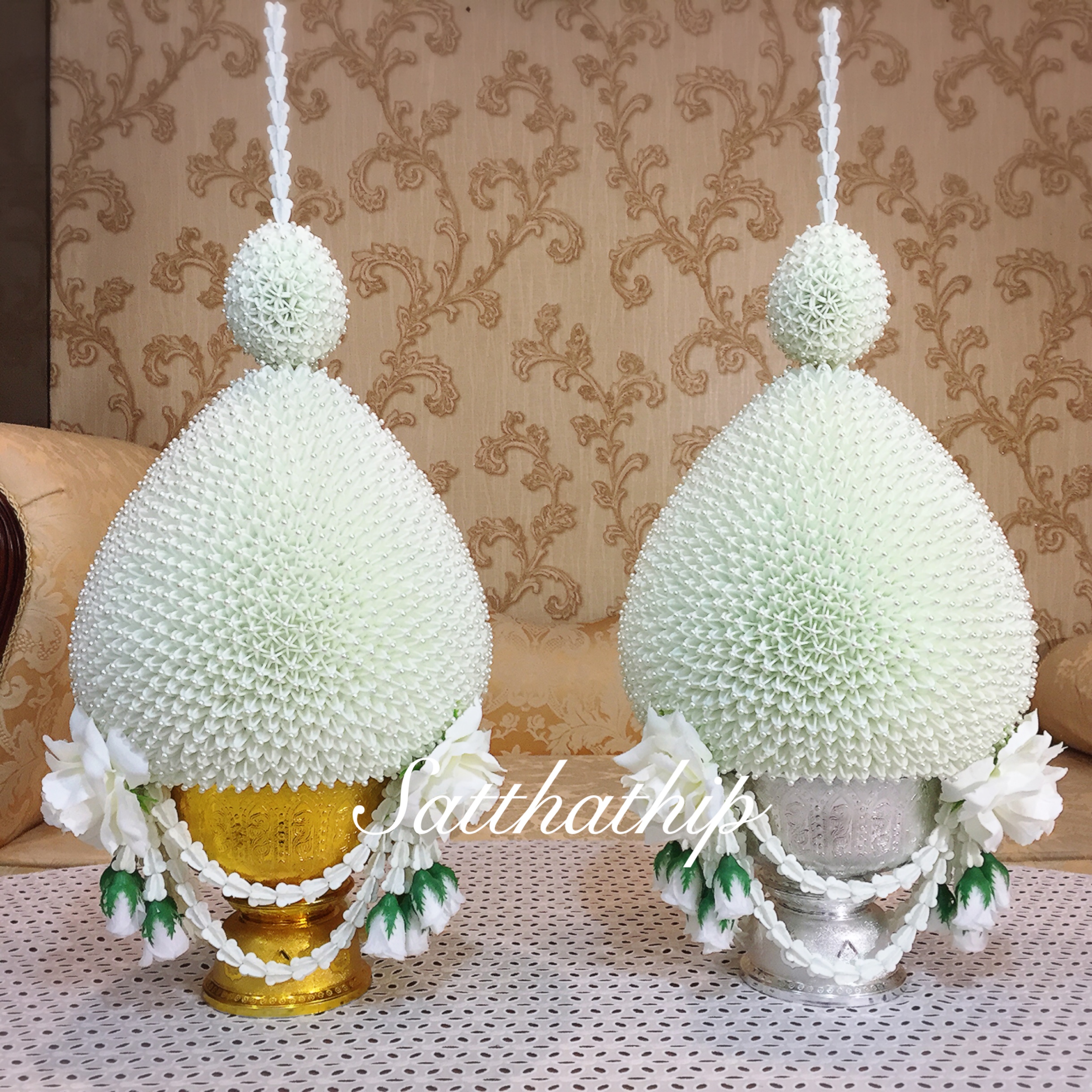 พานพุ่ม - พานพุ่มสักการะ - พานพุ่มดอกรัก - พานพุ่มดอกรักประดิษฐ์ (พลาสติก) - พานพุ่มสีขาว - Panpum