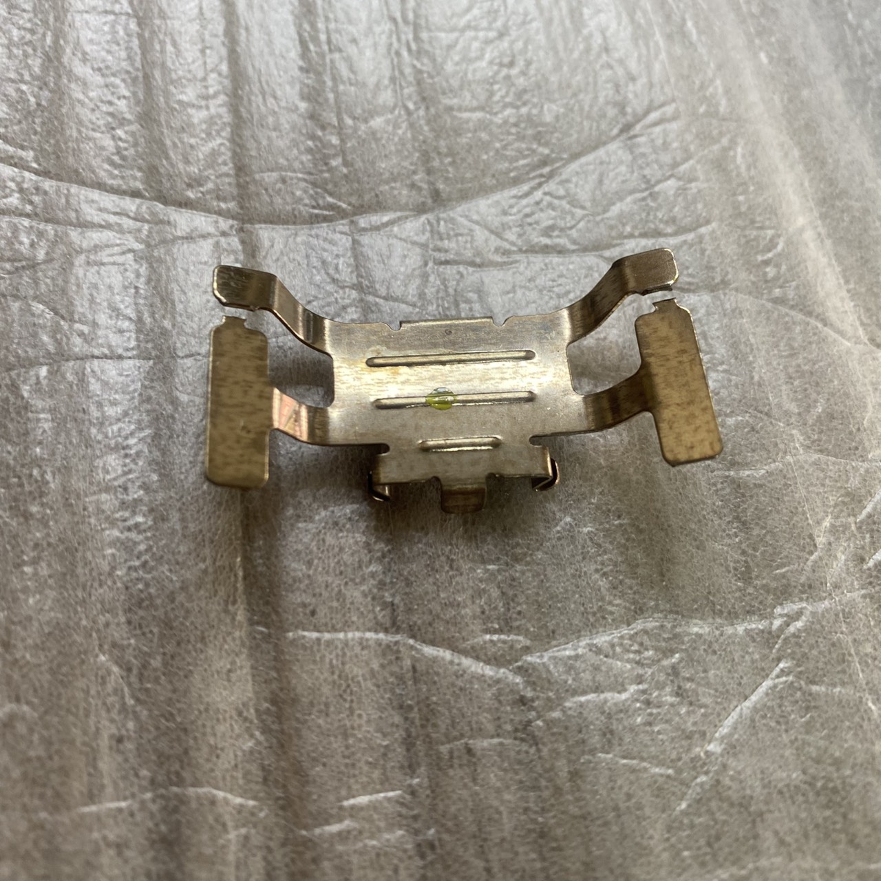 5P0-F5919-00 แผ่นรองผ้าเบรค ตัวล็อคผ้าดิสค์เบรค SPARK115I, FIORE, TTX, FINO, MIO125I อะไหล่แท้ YAMAHA รหัสใหม่ 5P0-F5919-01