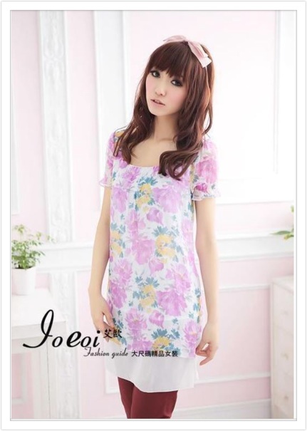 เสื้อชีฟองตัวยาว พื้นขาว ลายม่วง รอบอก 42-44 นิ้ว