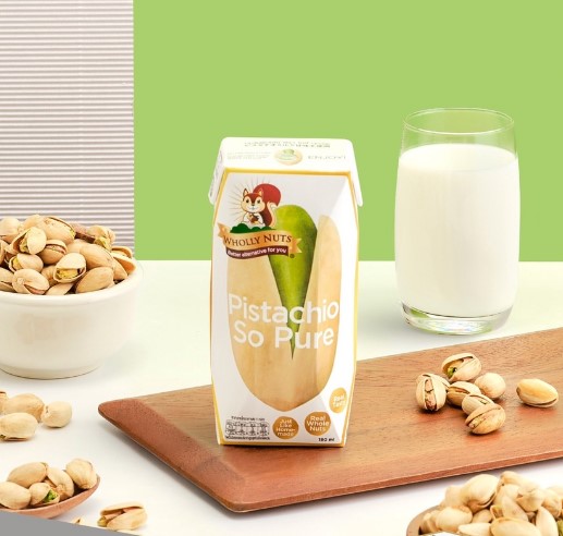 นมพิสทาชิโอ ตรา โฮลี่นัทส์ Wholly Nuts Pistachio Milk 180 ml. x 3 (05-7721)
