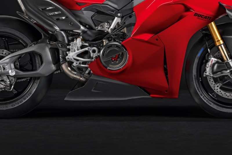 ท่อ Akrapovic Slip on ไทเทเนียม สำหรับ Panigale V4/V4S 2025+ (For Exhibition only)