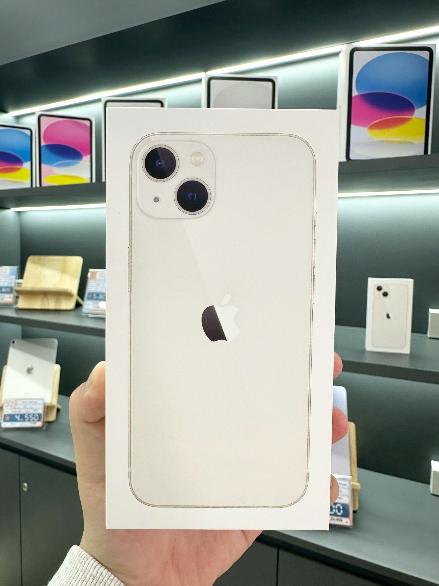 iPhone 13 128GB สี Starlight