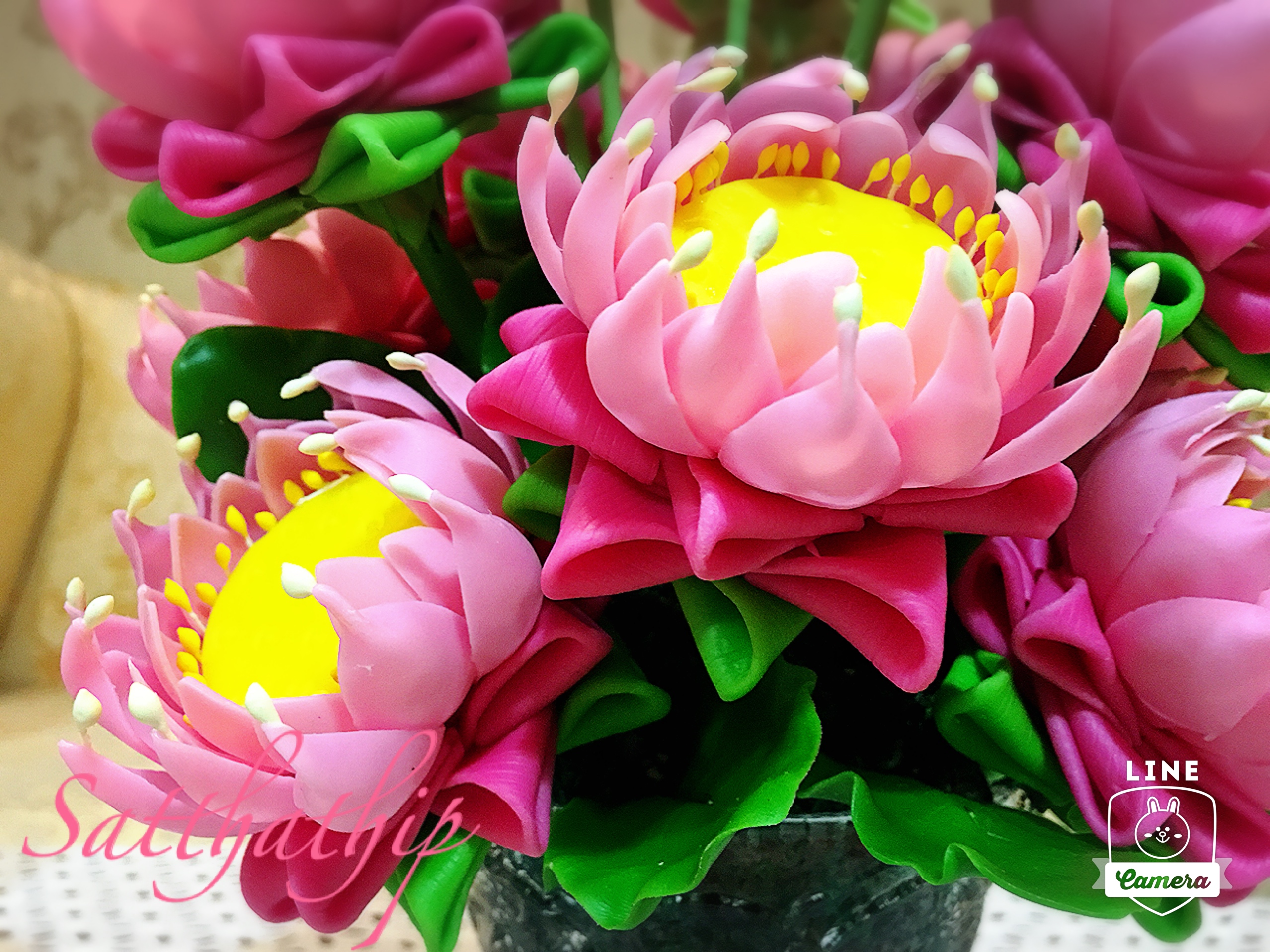 พานดอกบัว - ดอกบัวประดิษฐ์ - แจกันดอกบัวพับ (ข้างละ 18 ดอก) ประดิษฐ์จากดิน - Lotus Flower