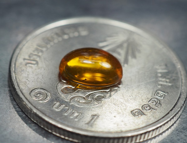 ไฟร์โอปอลหลากสี (Fire Opal) 0.60 กะรัต
