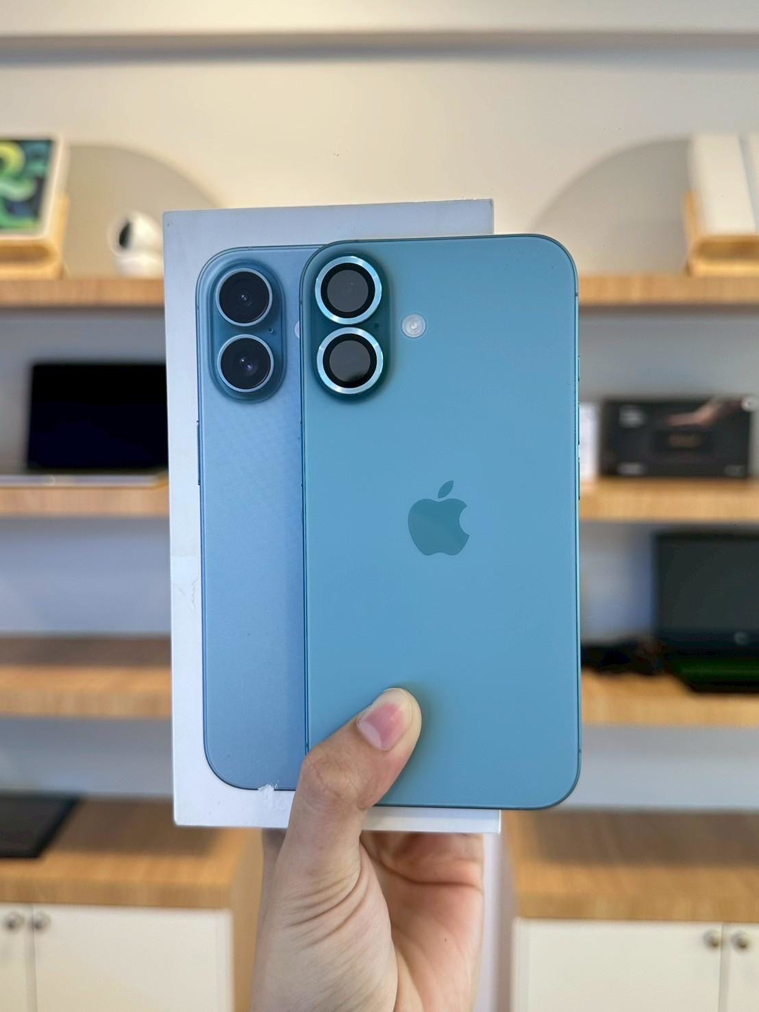 iPhone 16 Plus 128GB Teal