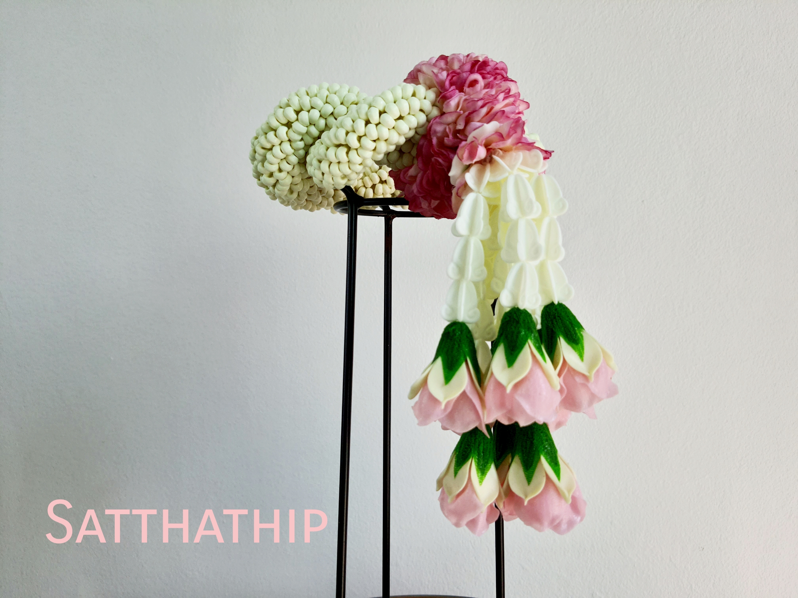 พวงมาลัยดอกรัก - พวงมาลัยดอกรักเกลียว - พวงมาลัยดอกรักเกลียวประดิษฐ์