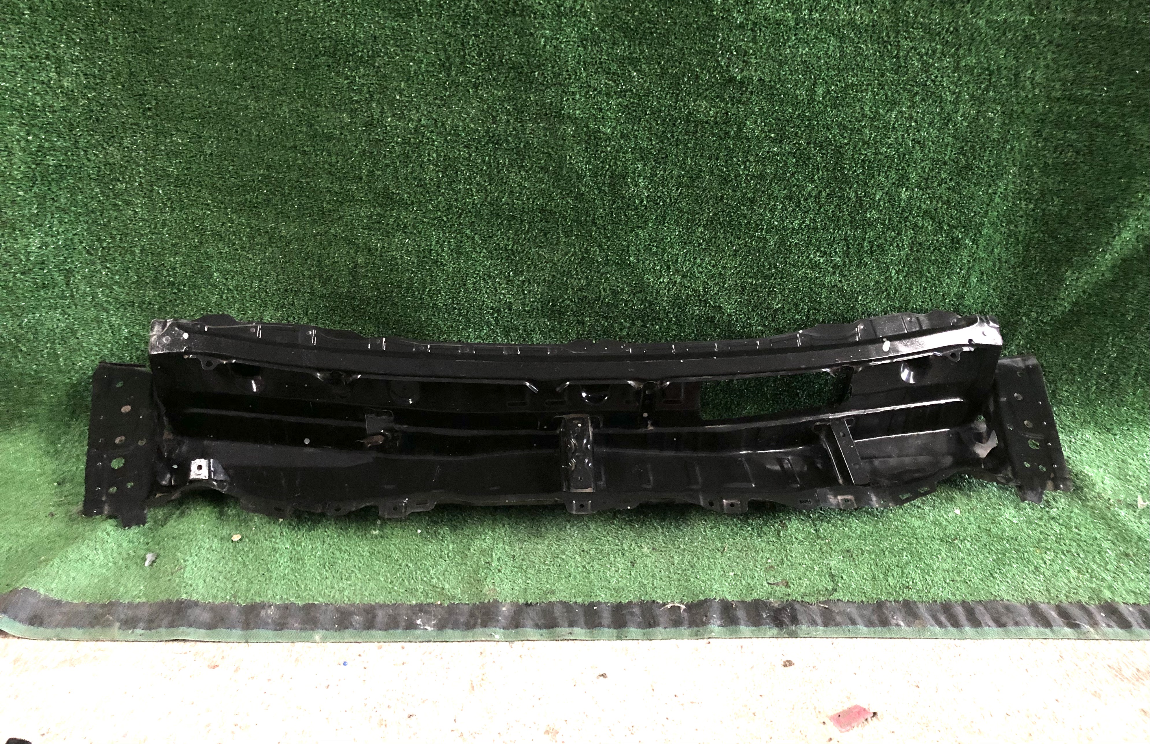 แผงเหล็กเสริมกันชนหน้า Toyota Yaris