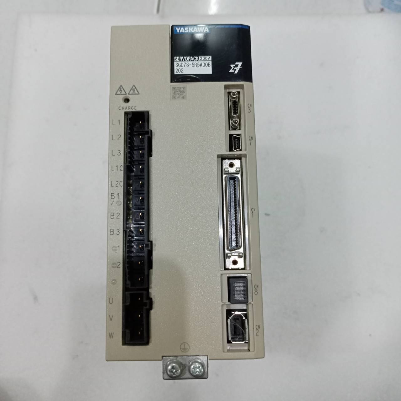 SGD7S-5R5A00B202 YASKAWA SERVO DRIVE
