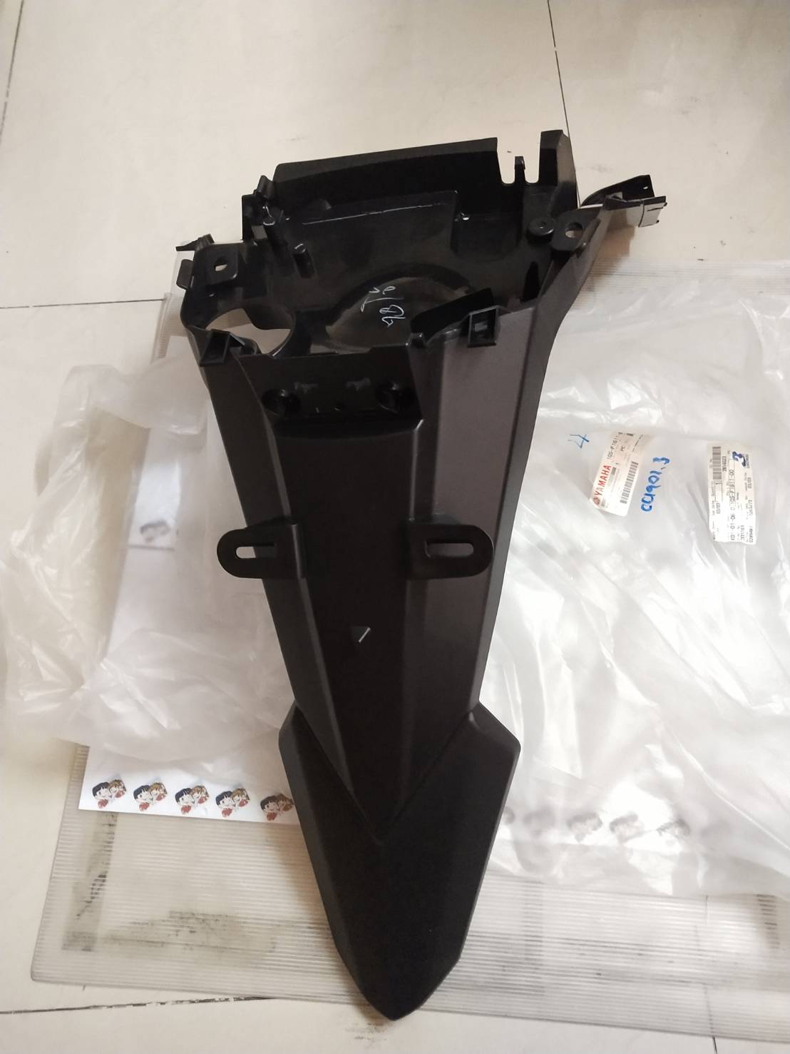บังโคลนหลัง สำหรับรุ่น TTX '2012 อะไหล่แท้ YAMAHA 1GS-F1611-00 รหัสใหม่ 1GS-F1611-01