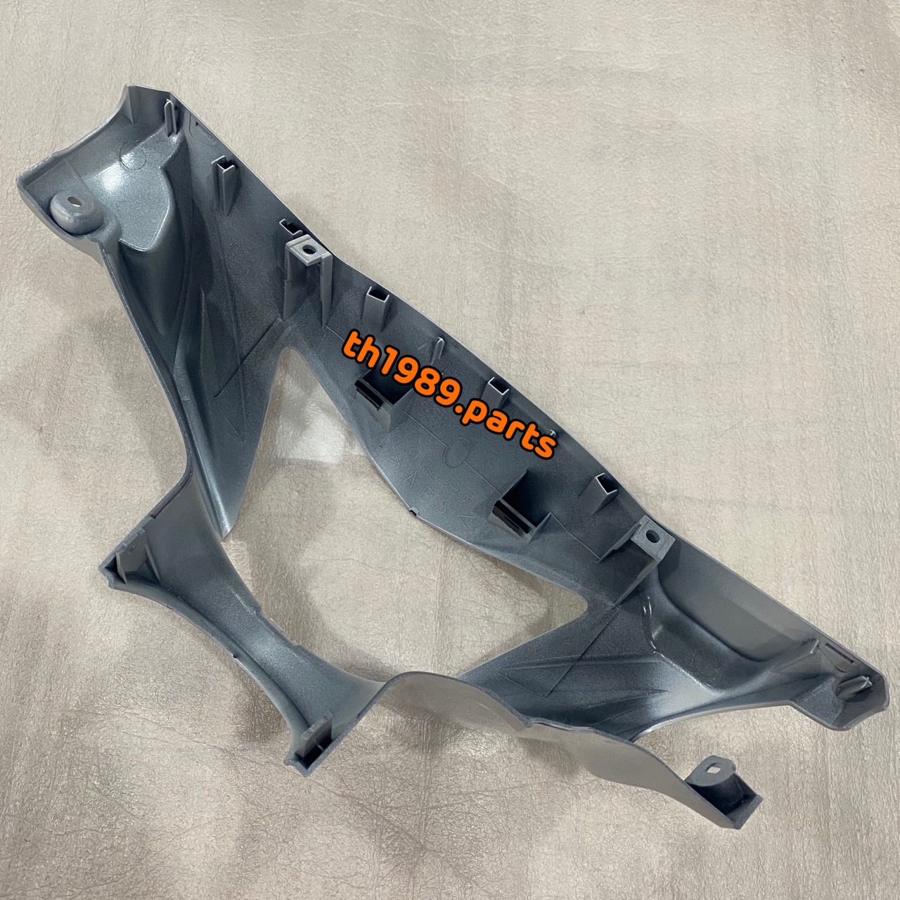 5YP-F6143-00-P3 ฝาครอบไฟหน้าสีขาว SPARK135 (ดิสต์เบรค) 2005,2007 สีขาว(0390,BWC1) , SPARK135RX 2008 อะไหล่แท้ YAMAHA