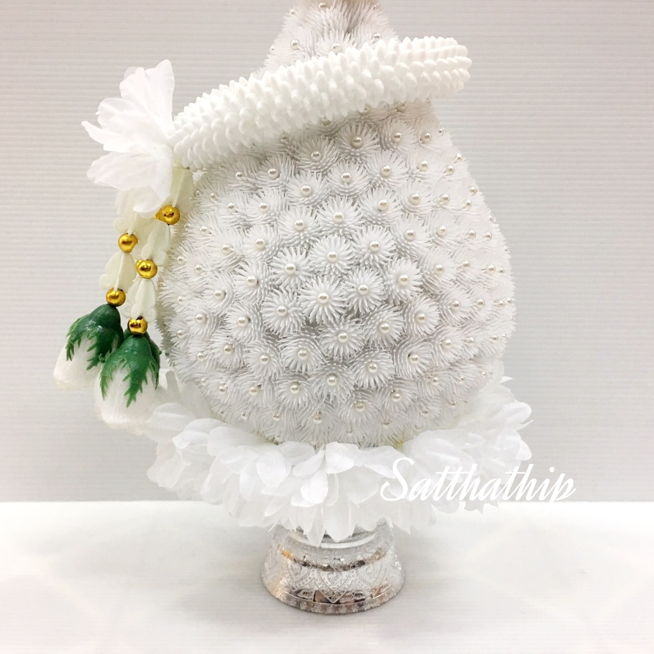 พานพุ่มดอกบานไม่รู้โรยประดิษฐ์ [6 นิ้ว/ 2,300บาท/คู่]