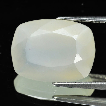 มูนสโตน (Moon Stone) 6.60 กะรัตแบบเจียรสวย