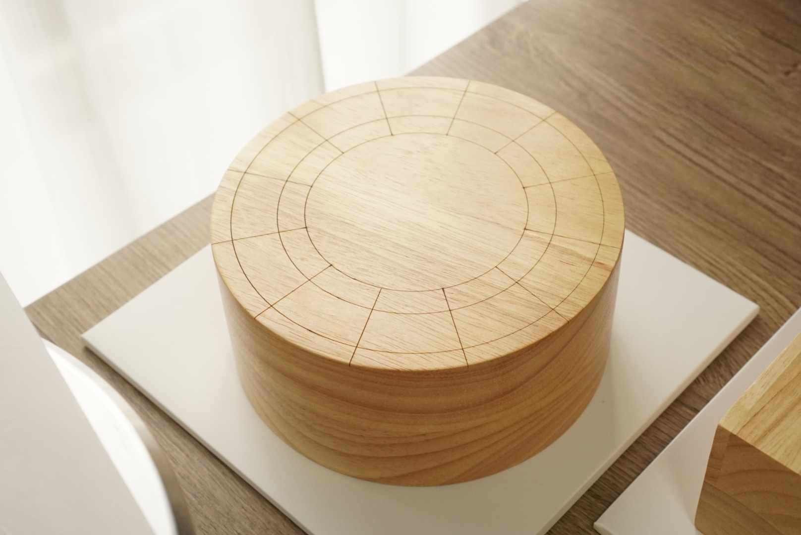 แท่นไม้ฝึกปาดและตกแต่งเค้ก ทรงกลม 15 x7 cm. Wooden Cake Block for Practice (Round) 15 x7 cm. (12-8457)
