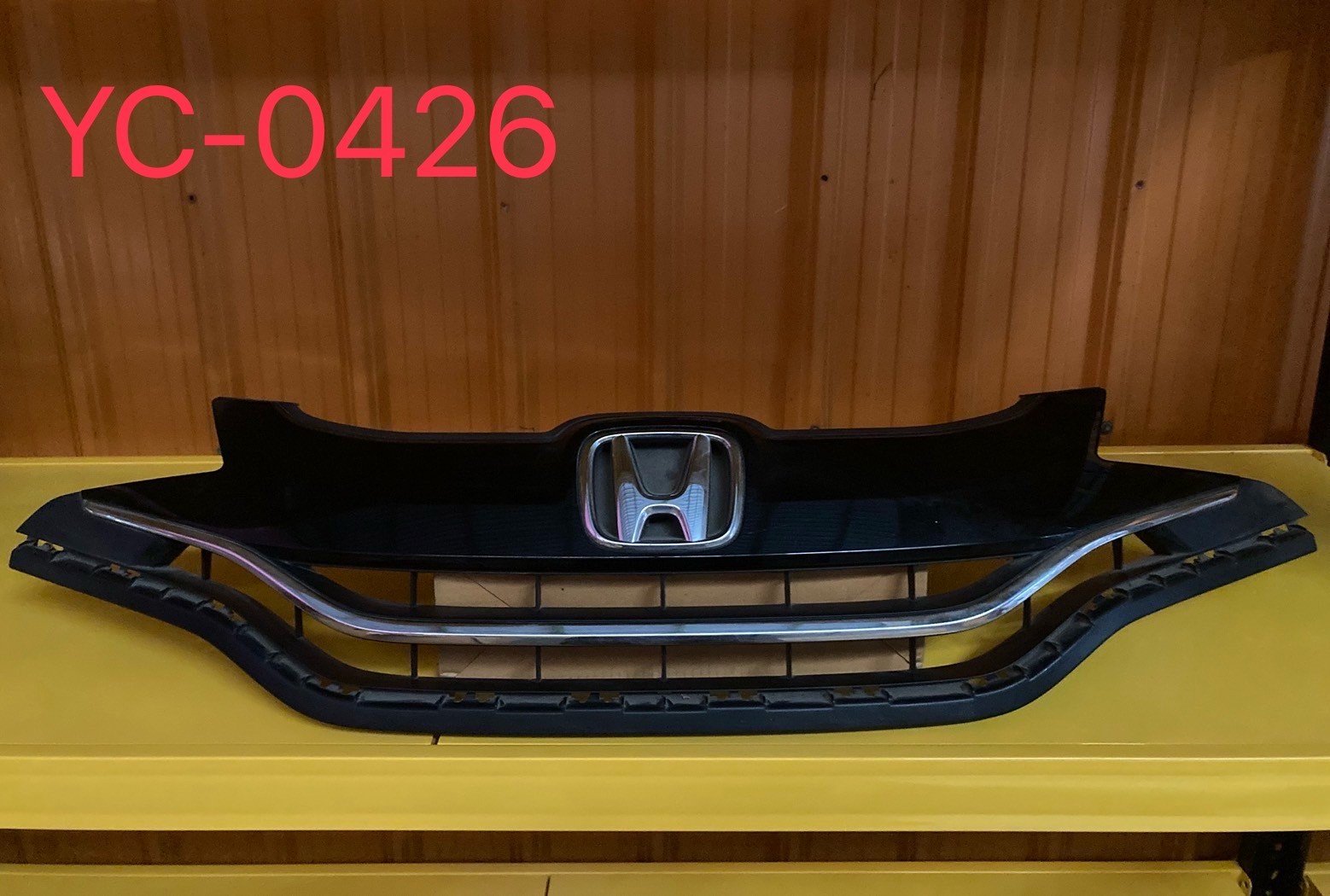 หน้ากระจัง Honda Jazz 2014-16 แท้มือสอง