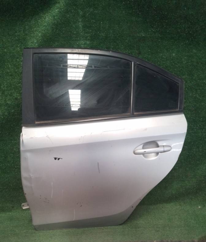 ประตูหลัง L Toyota Yaris 2014-16
