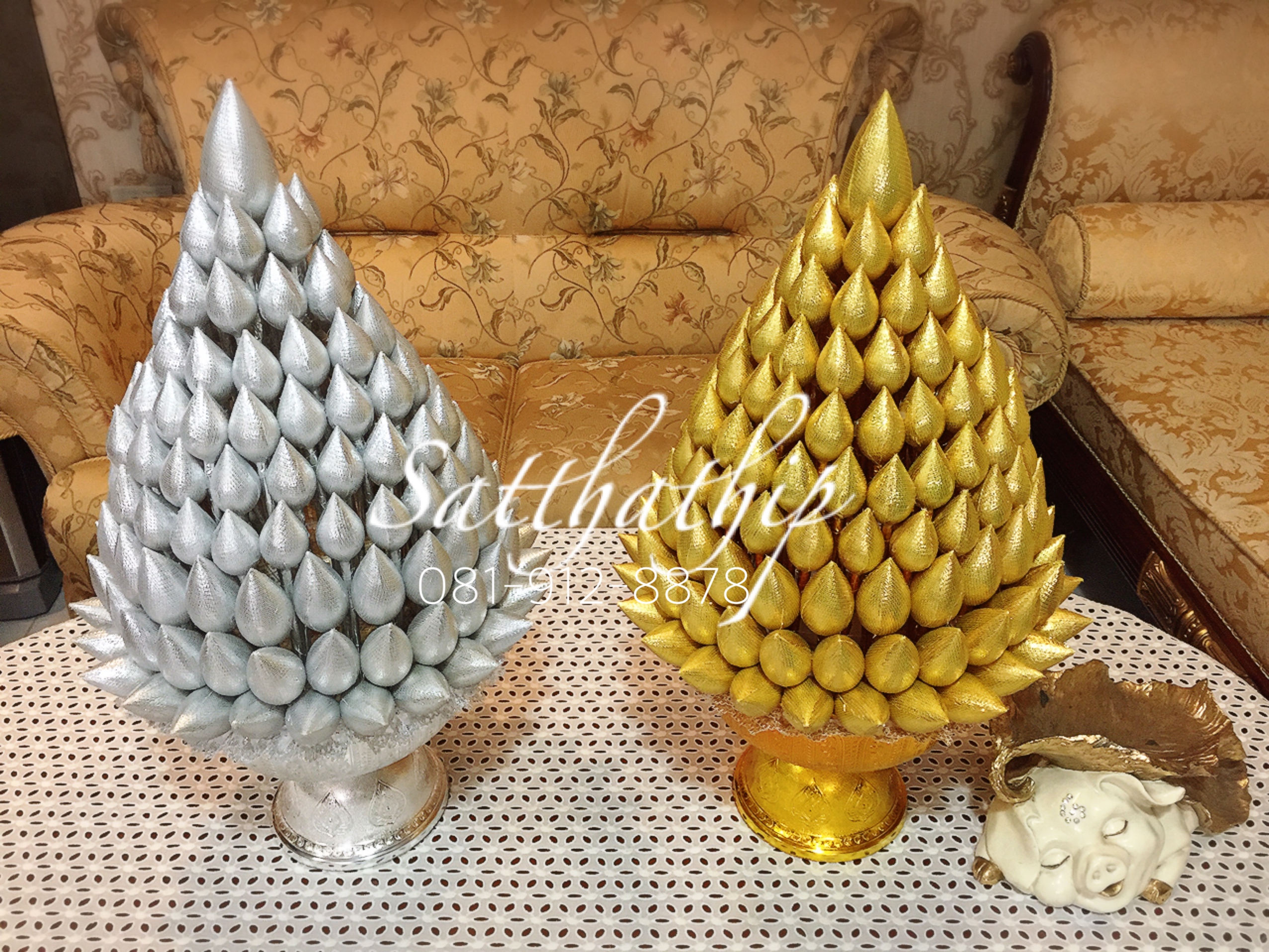 พานพุ่มดอกบัวเงินทอง