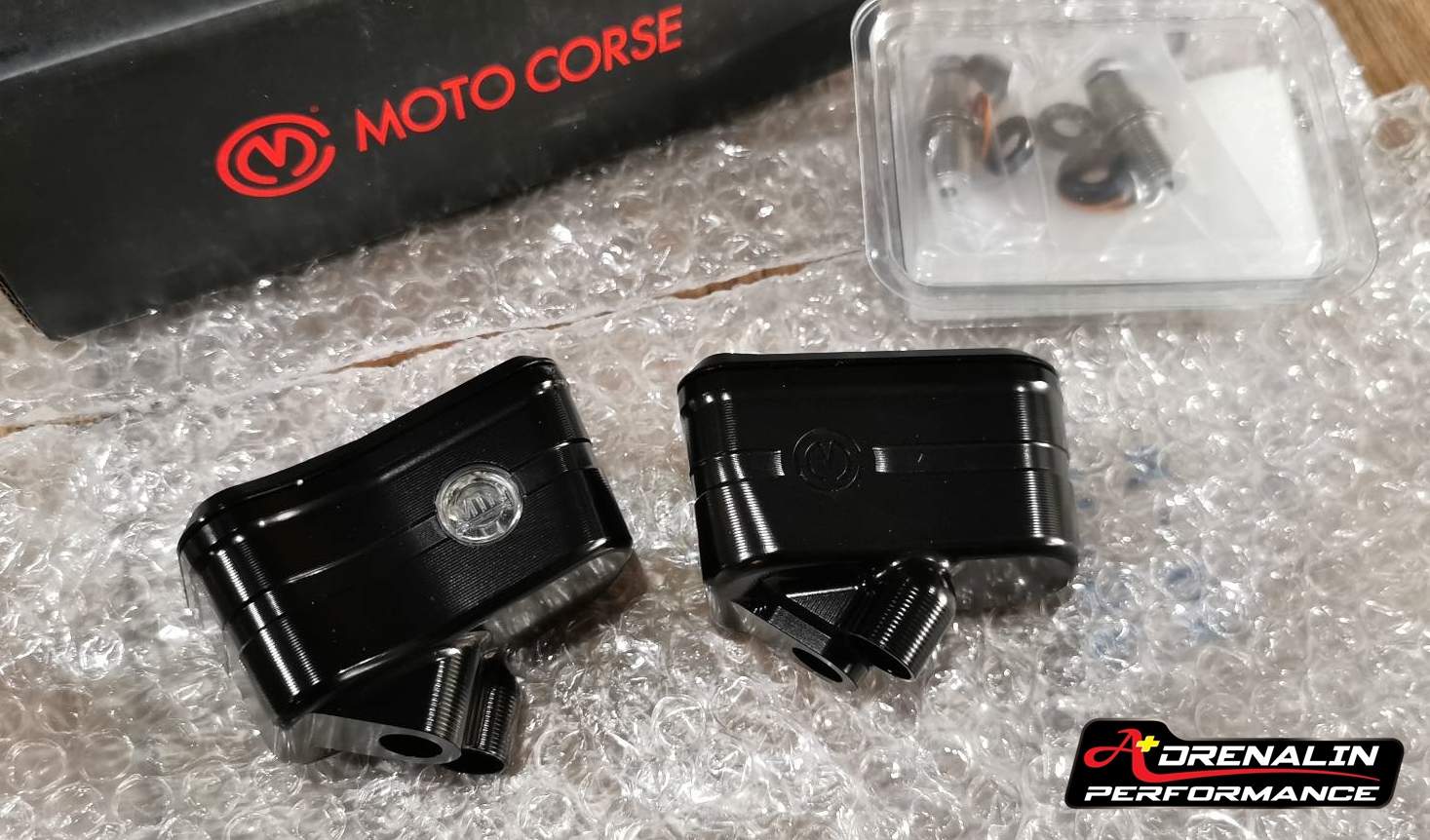 กระปุกน้ำมัน motocorse สำหรับใฃ้กับ ปั๊มเบรค ปั๊มคลัทช์ Brembo โลโก้แดง โลโก้ขาว , Rossi ราคา/ข้าง