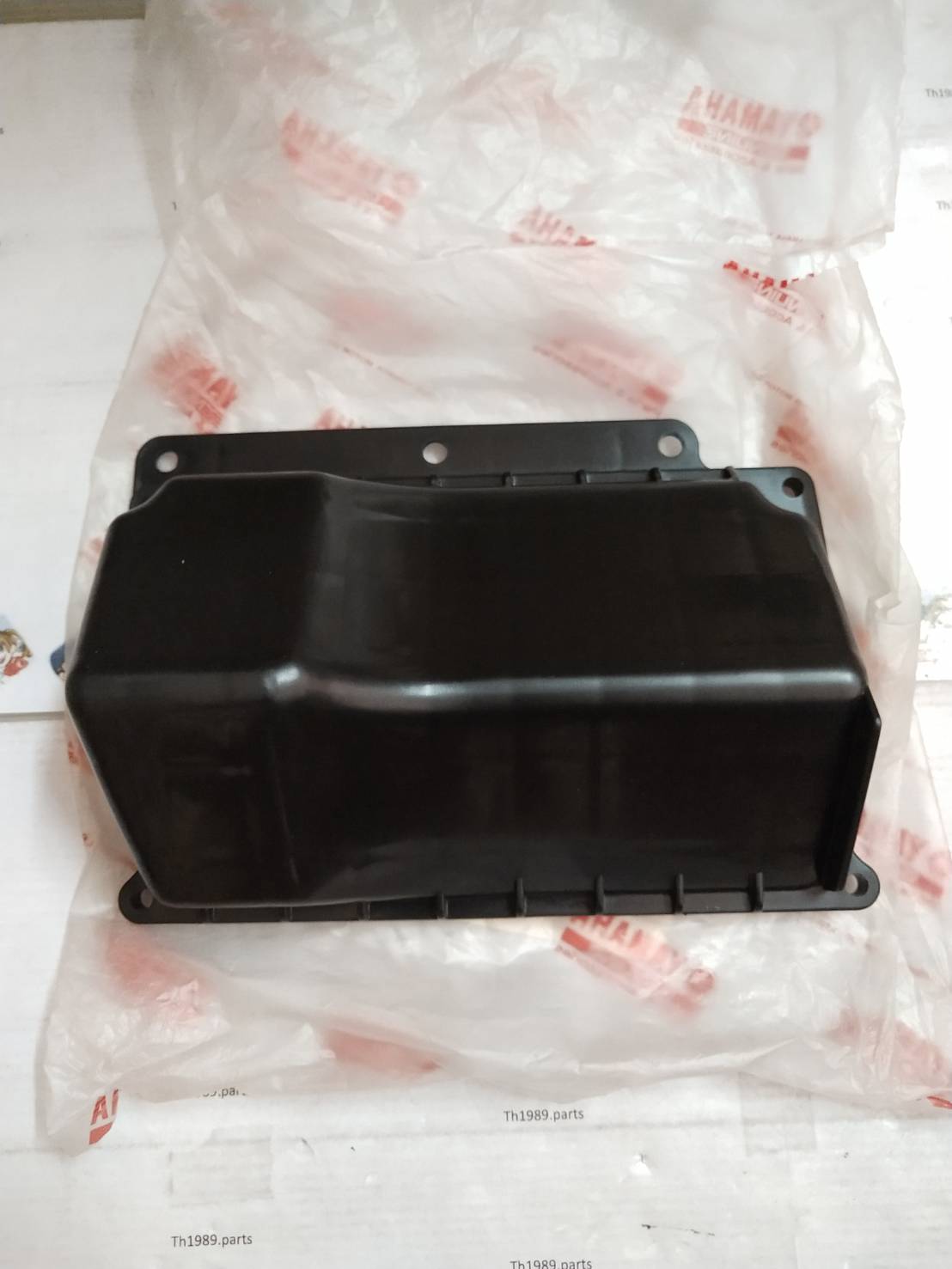 ฝาปิดหม้อกรอง สำหรับรุ่น MIO (รุ่นแรก) อะไหล่แท้ YAMAHA 5VV-E4412-00
