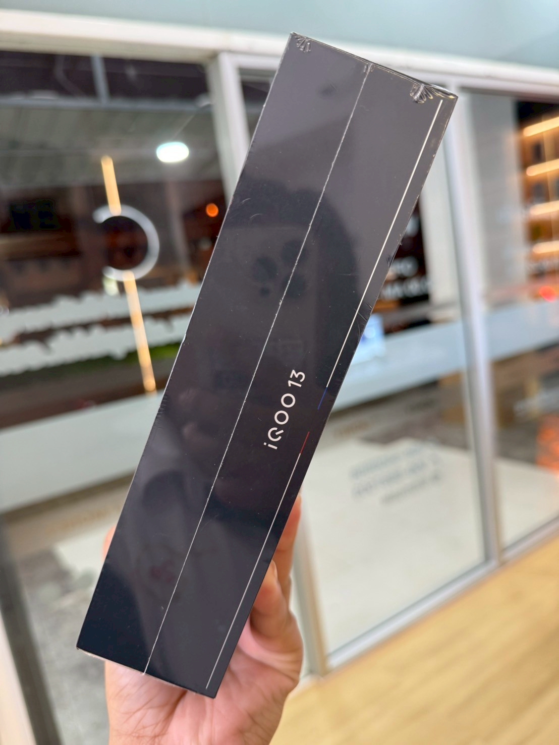 Vivo iQOO 13 (12+256GB) Alpha Black (5G)