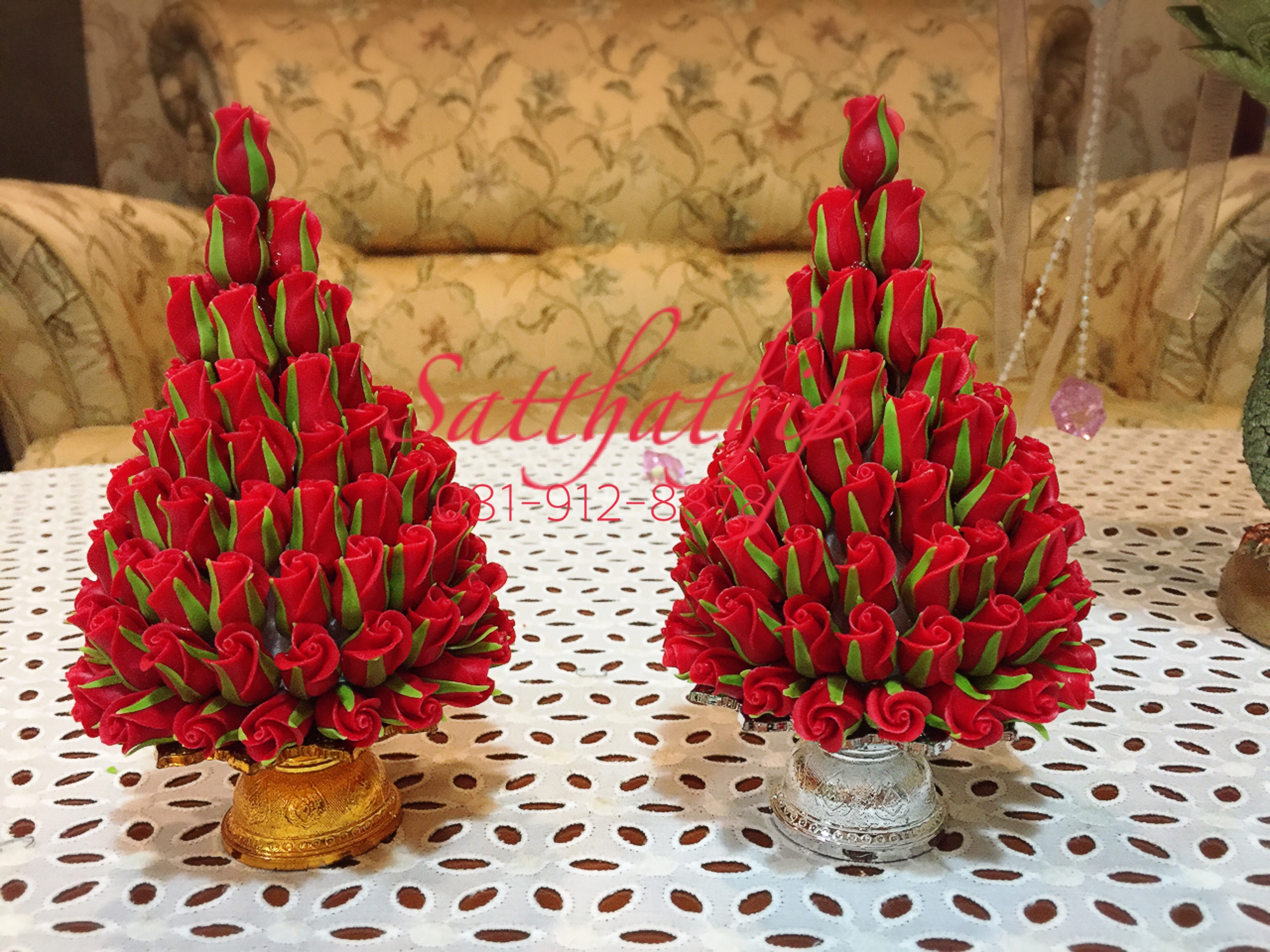 พานพุ่มดอกกุหลาบ ประดิษฐ์จากดิน [3.5 นิ้ว 950 บาท/คู่]