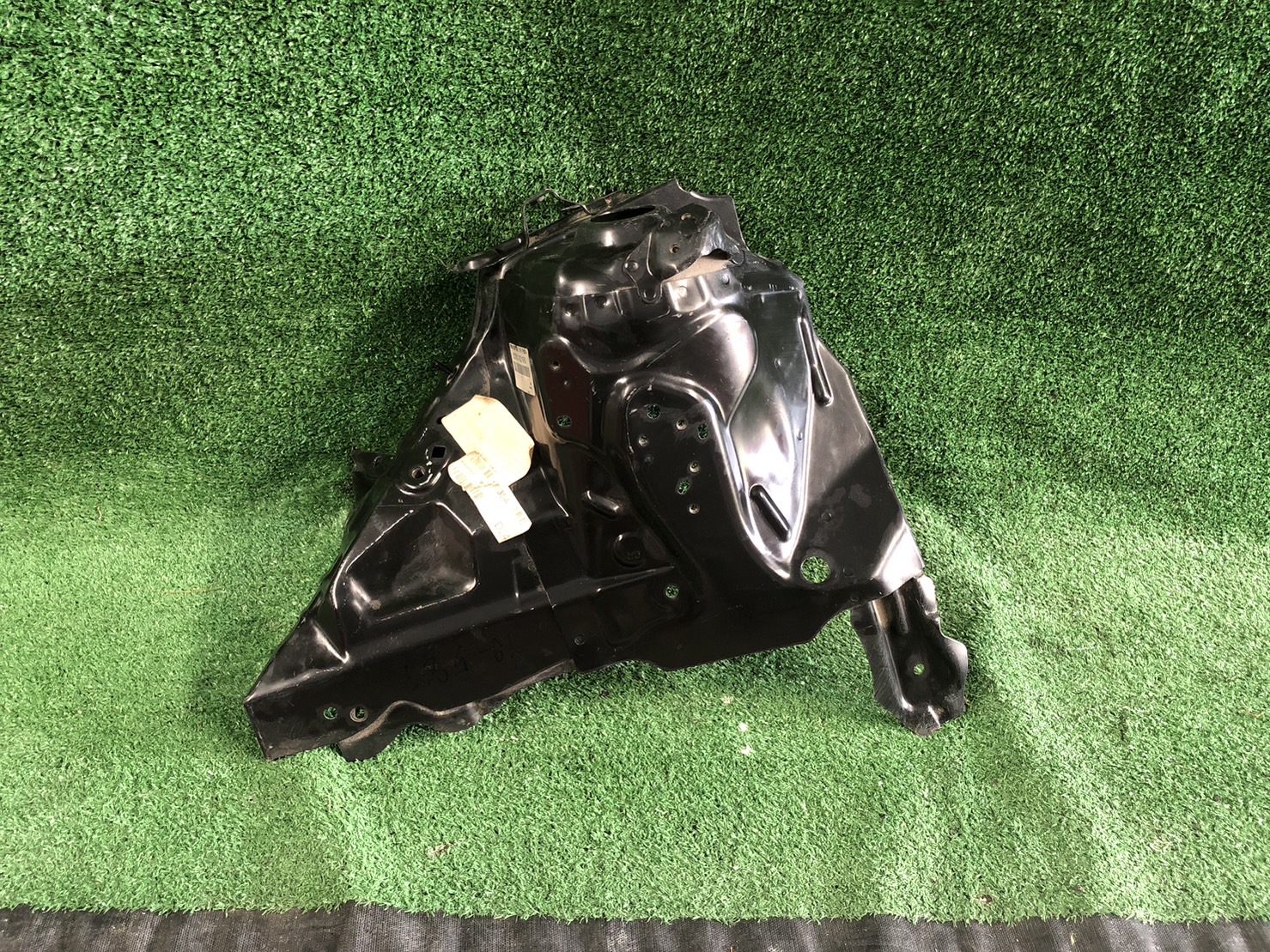 เบ้าโช๊คอัพหน้า ข้างบังโคลน R Toyota Vios 2007-13