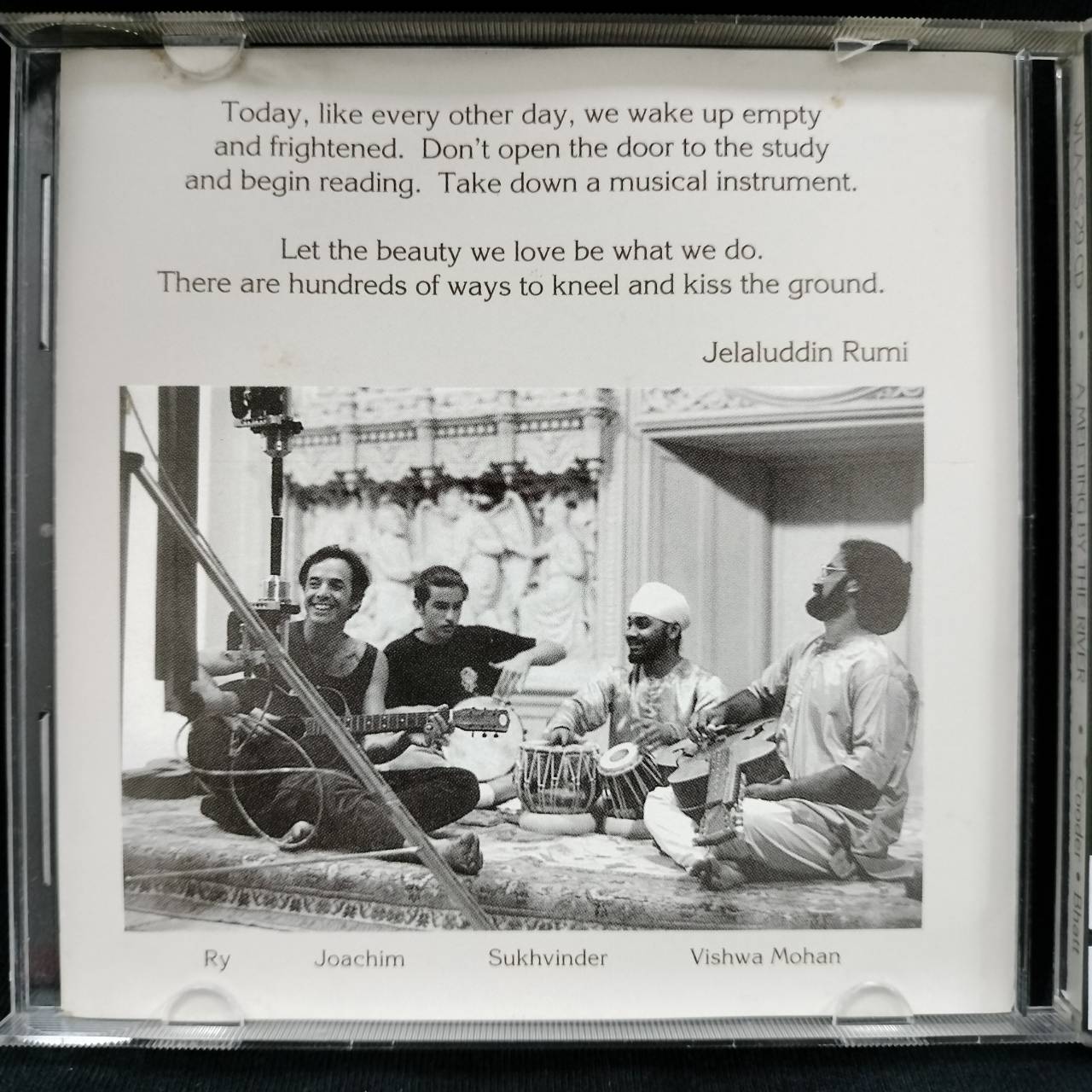 Ry Cooder & V.M. Bhatt – A Meeting By The River / USA / ปกในมีจุดเหลือง / แผ่นดี