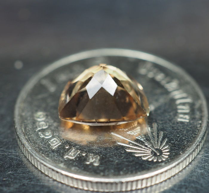 โทแพซสีแชมเปญ (Champagne Topaz) 2.67 กะรัต AAA
