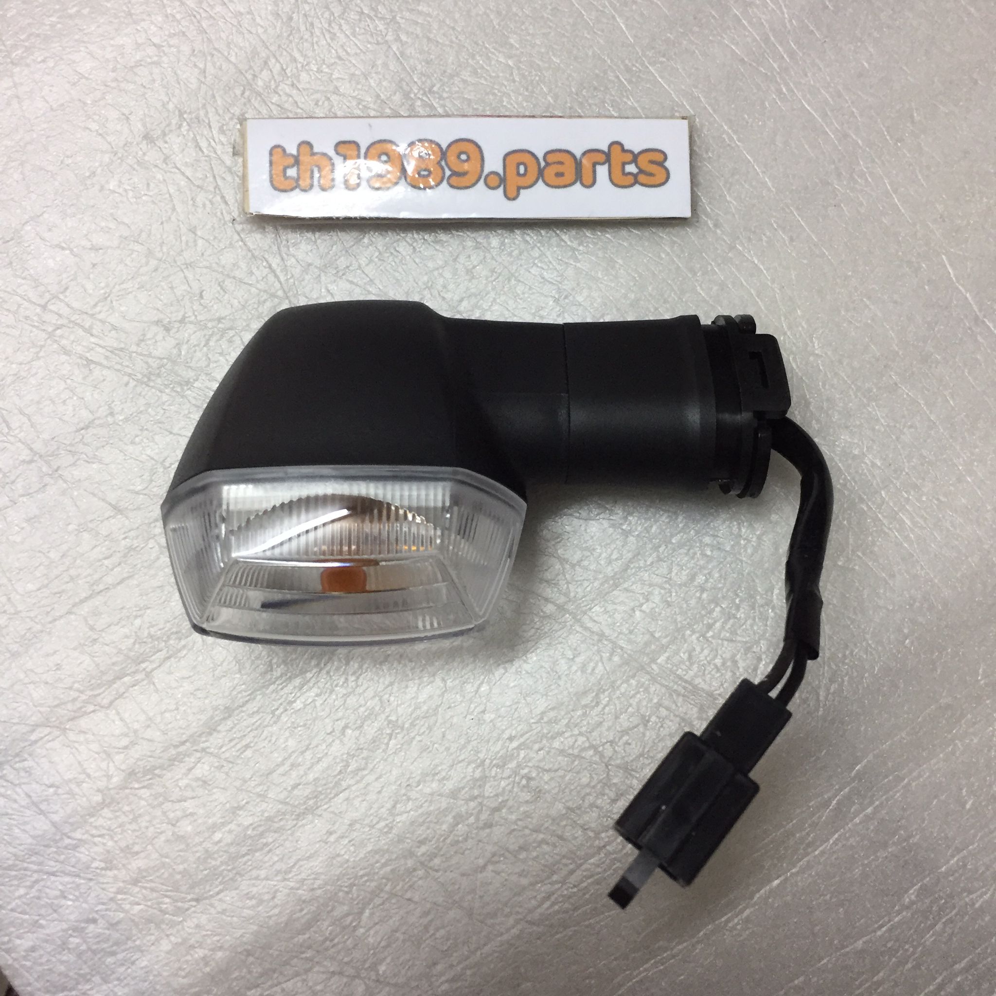 ชุดไฟเลี้ยวหลังข้างซ้าย สำหรับรุ่น TTX อะไหล่แท้ YAMAHA 1GS-H3330-00