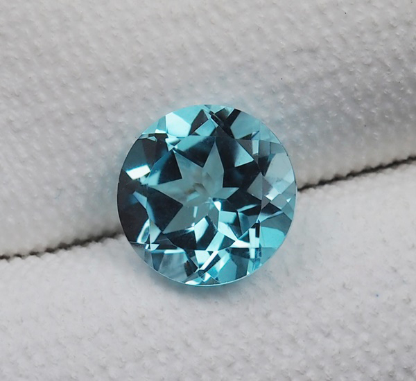 โทปาสสีฟ้าอ่อน (Topaz) 3.35 กะรัต