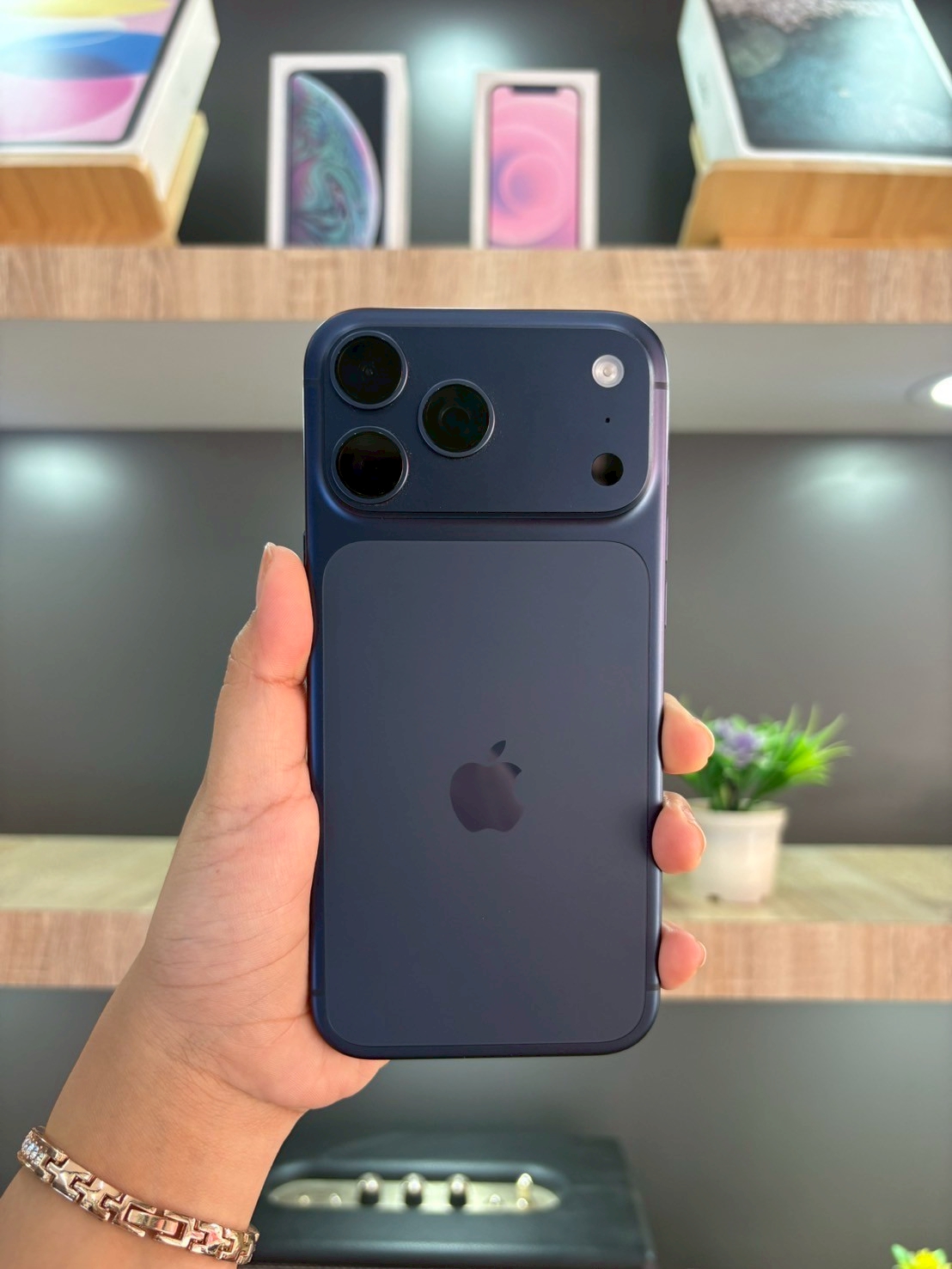 iPhone 17 Pro Max 512GB สี Deep Blue