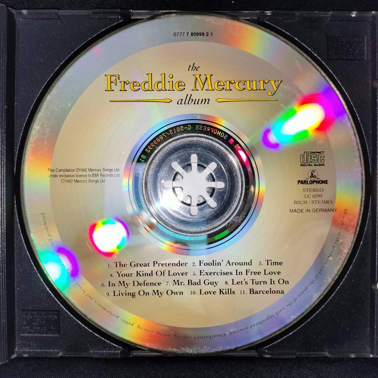 Freddie Mercury – The Freddie Mercury Album / GERMANY / ปกมีคราบฝุ่นเก่าเก็บบ้าง / แผ่นดี