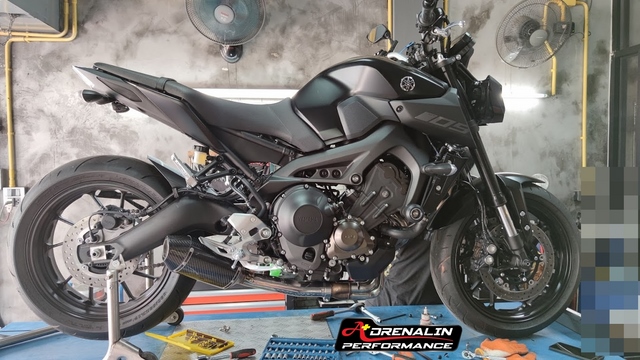 ท่อ M4 สำหรับ FZ9, MT09 แบบสลิปออน (For Exhibition only)