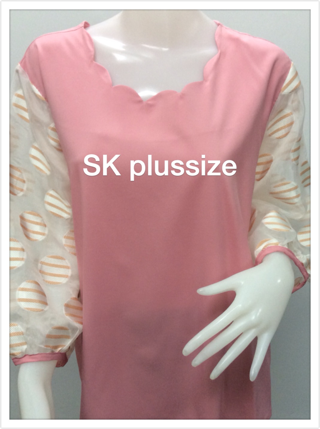 เสื้อผ้าไหมอิตาลีสีชมพู แขนผ้าแก้ว รอบอก 48 นิ้ว