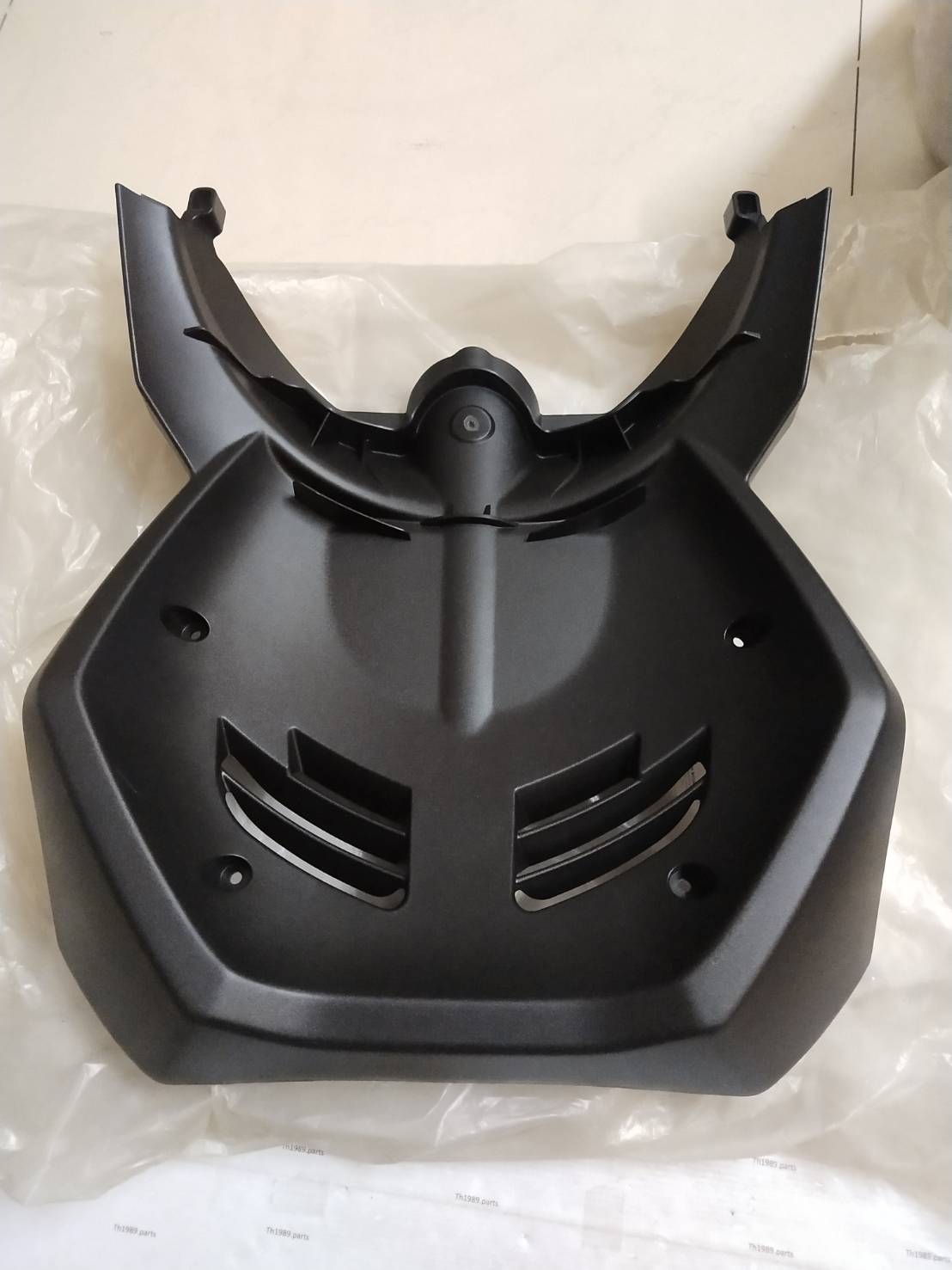บังโคลนตัวในสีดำ TTX สำหรับรุ่น TTX '2012 อะไหล่แท้ YAMAHA 1GS-F1552-00