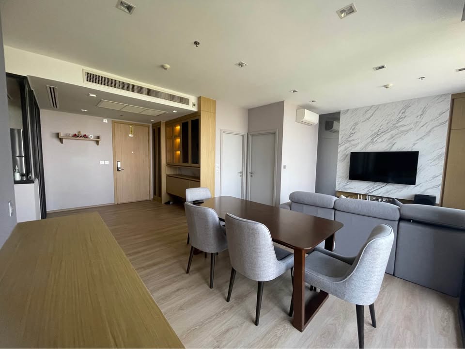 The Line Jatujak Mochit