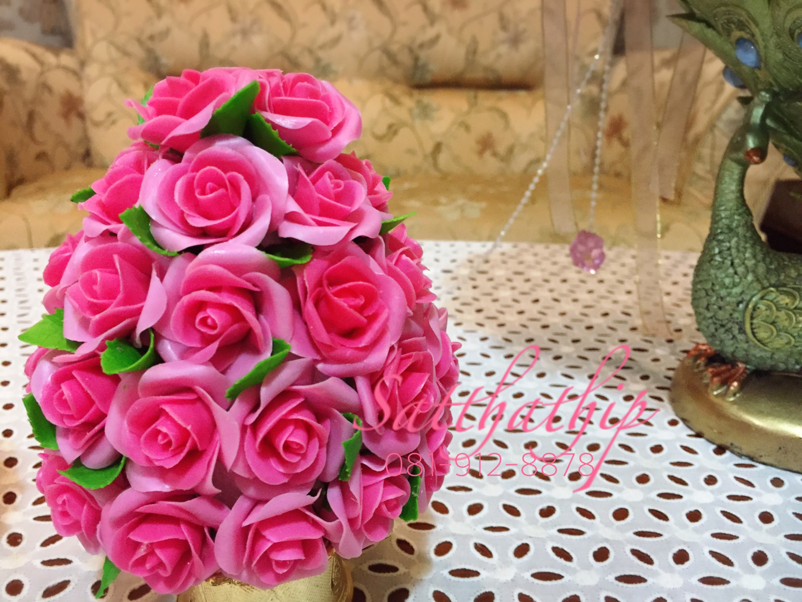 พานพุ่มดอกกุหลาบ ประดิษฐ์จากดิน [4.5 นิ้ว 1,500 บาท/คู่]