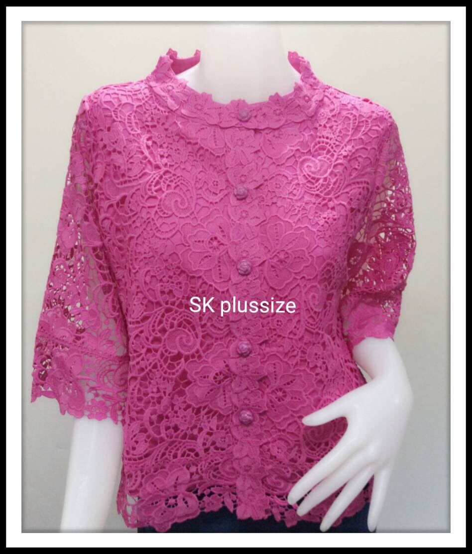 เสื้อลูกไม้คอตั้ง สีบานเย็น แขน 3 ส่วน รอบอก 38 นิ้ว