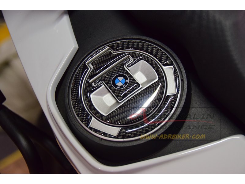 สติ๊กเกอร์คาร์บอนแท้ สำหรับแปะฝาเติมน้ำมัน ของ F800GS