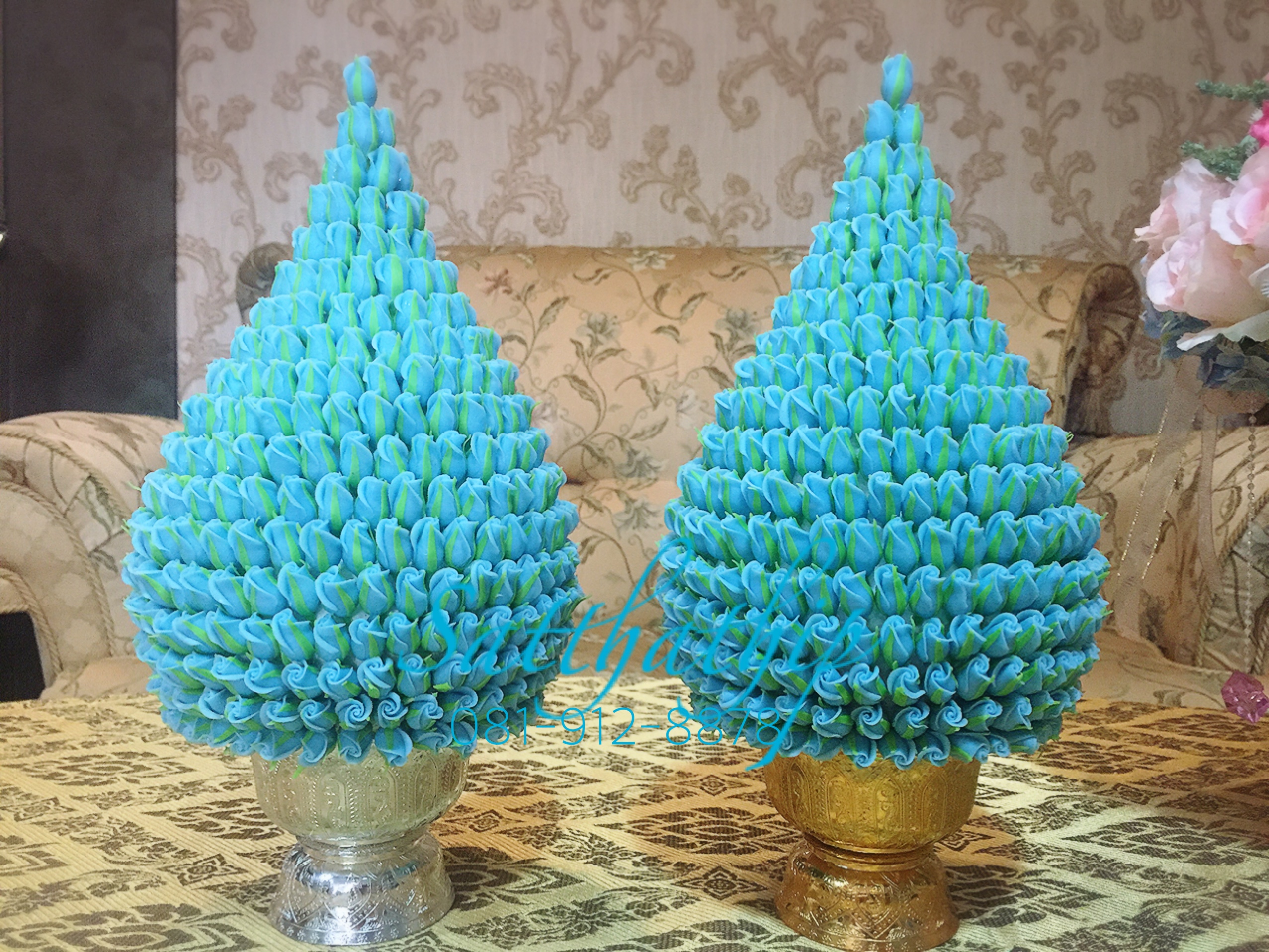 พานพุ่มดอกกุหลาบ ประดิษฐ์จากดิน [8 นิ้ว 4,000 บาท/คู่]