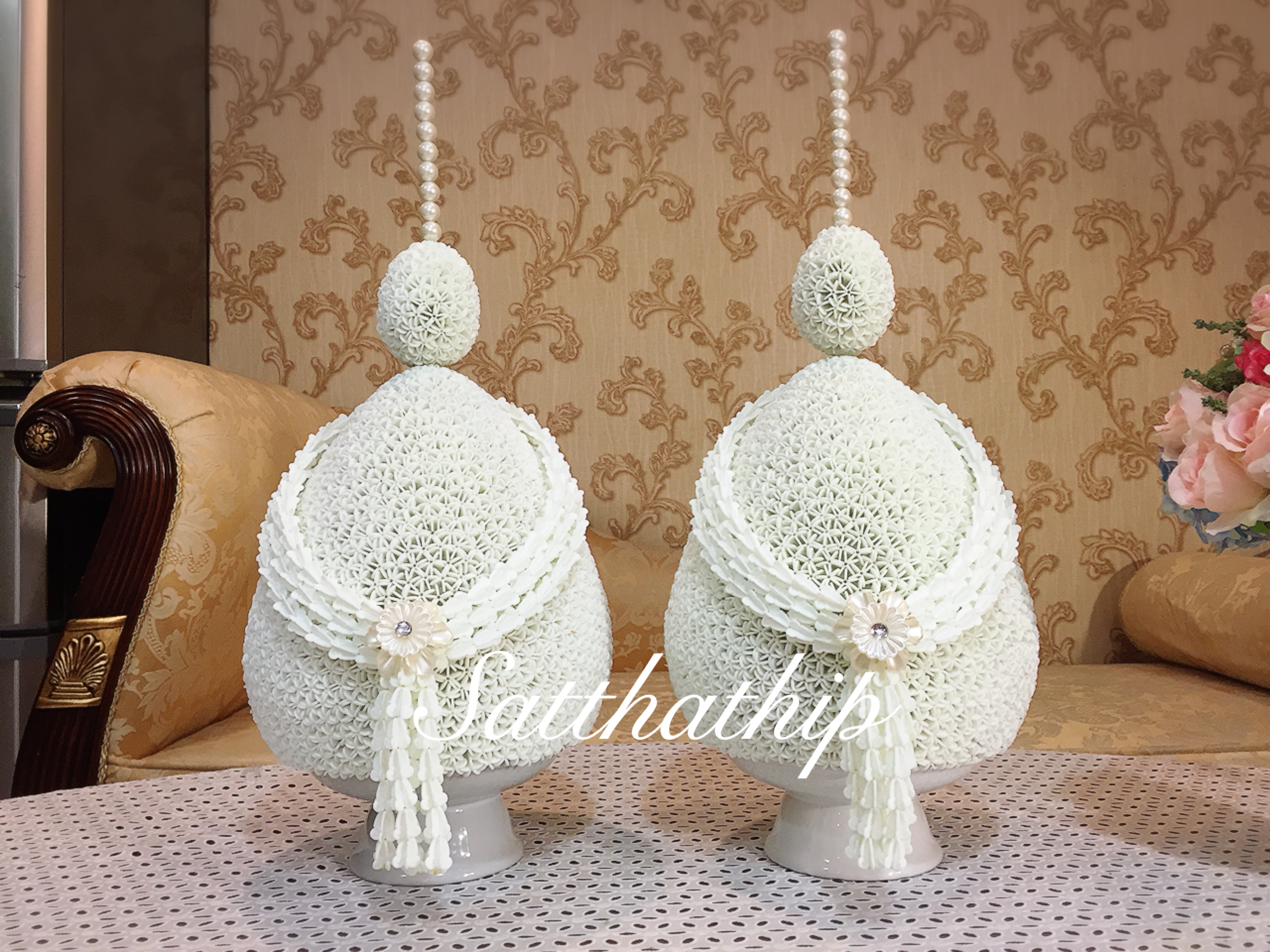 พานพุ่ม - พานพุ่มสักการะ - พานพุ่มดอกรัก - พานพุ่มดอกรักประดิษฐ์ (พลาสติก) - พานพุ่มสีขาว - Panpum