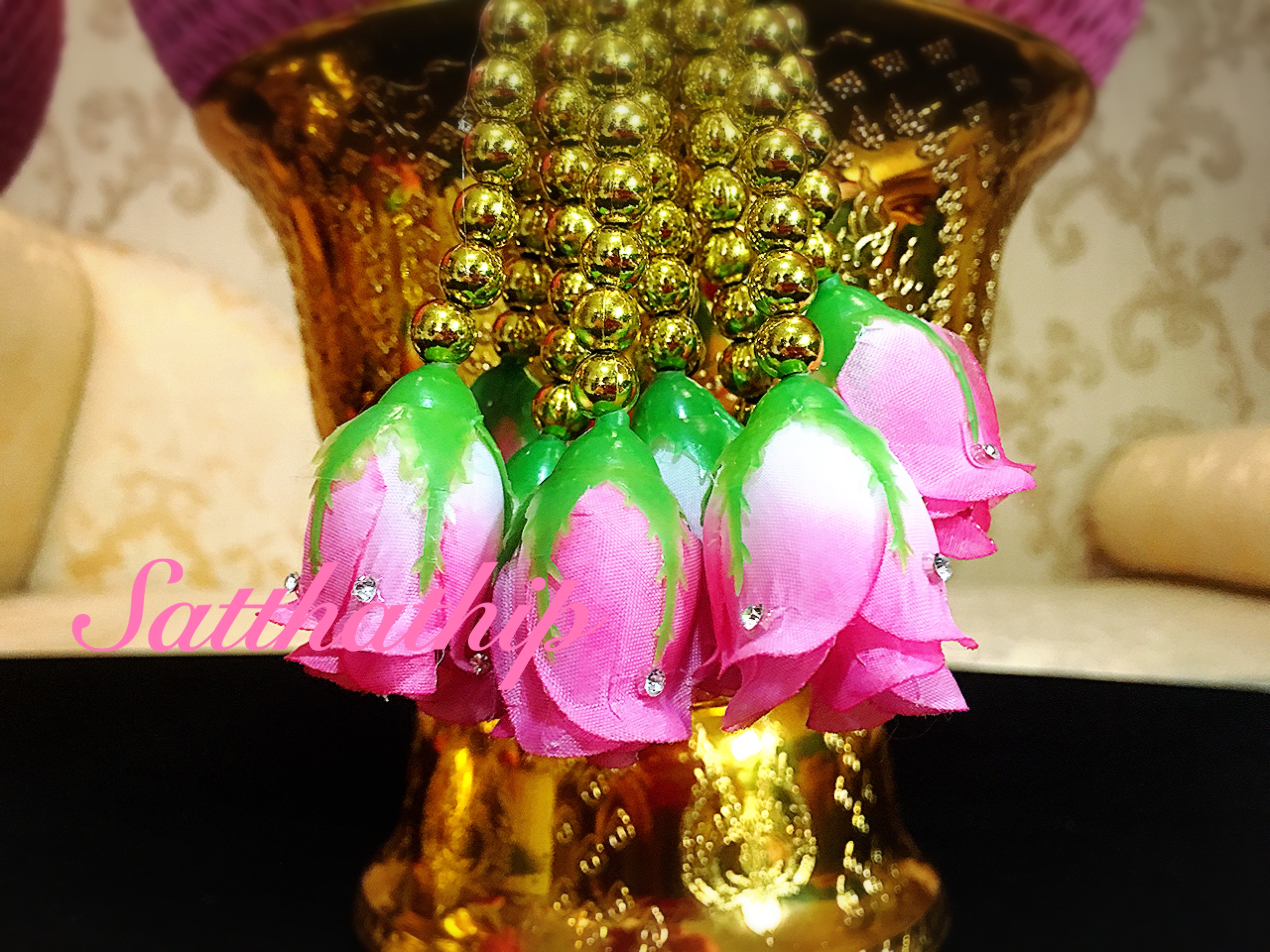 พานพุ่มผ้า สีชมพู ประดับคริสตัล - พานพุ่ม สีชมพู ประดับคริสตัล - พานพุ่มสักการะ สีชมพู ประดับคริสตัล - Phan bush