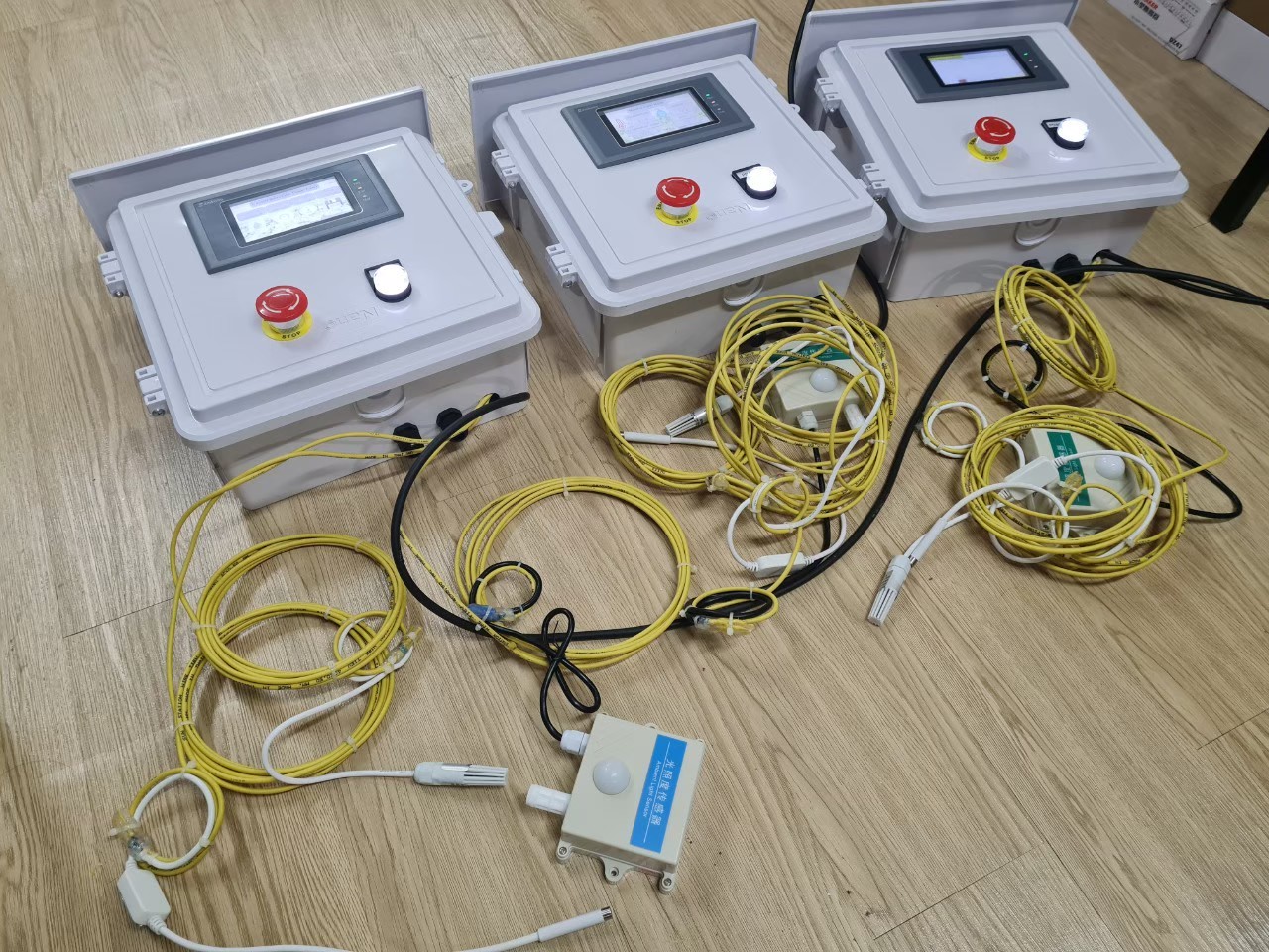 ตู้ควบคุม PLC HMI อ่านค่าสภาพแวดล้อม ขนาดเล็ก x SMC