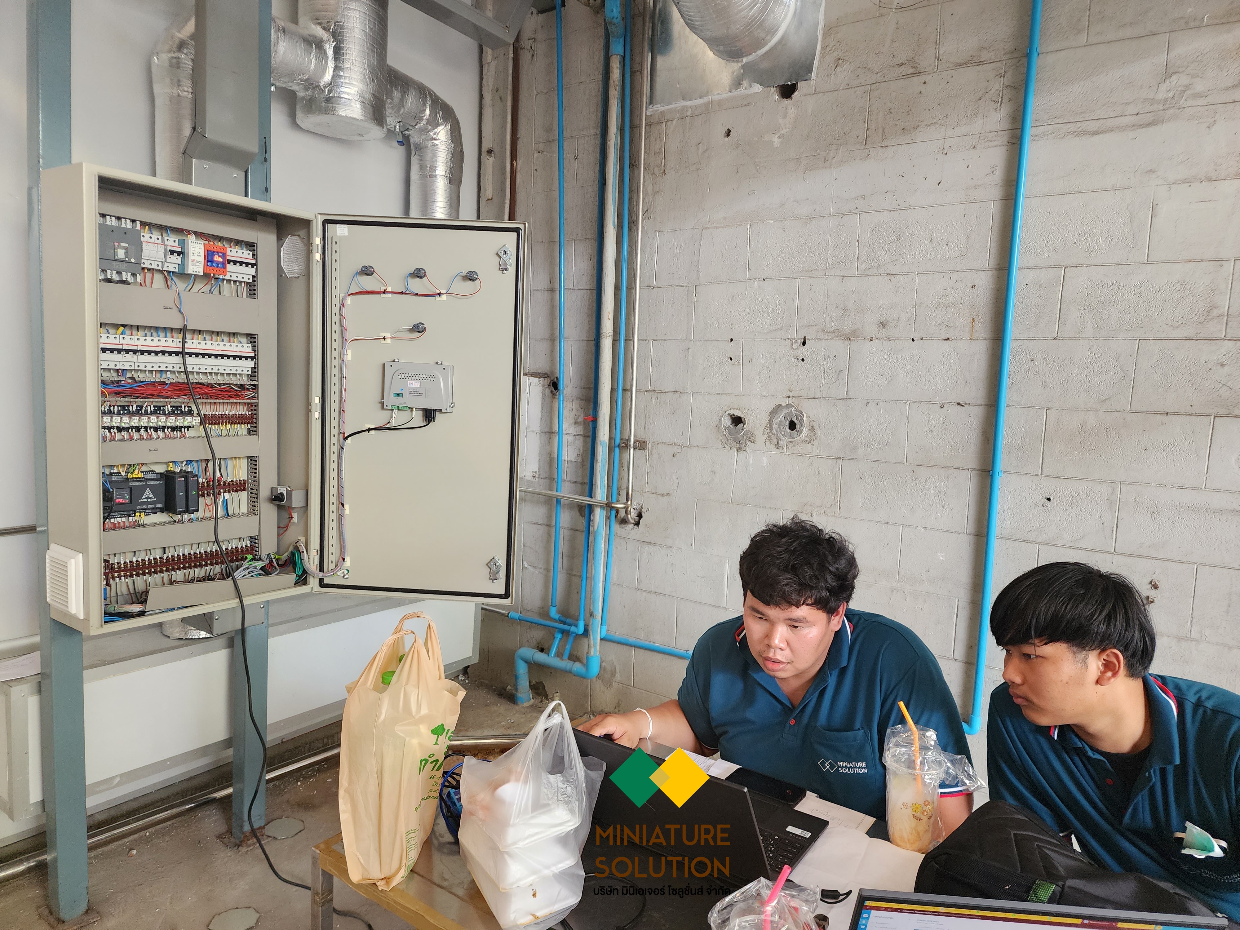 Support งานเขียนโปรแกรม PLC HMI ควบคุมระบบ AHU 6 ชุด ในงานระบบปรับอากาศ