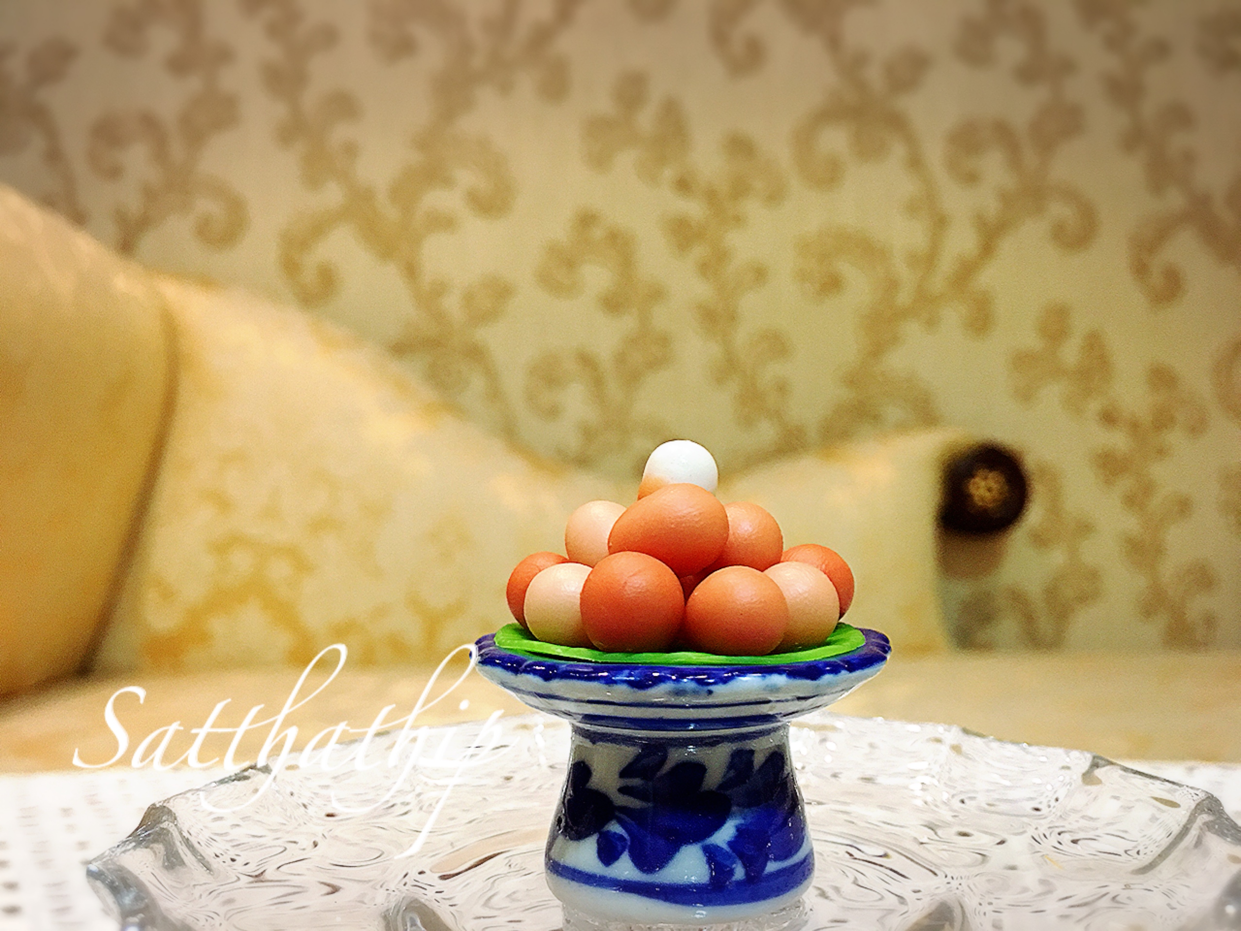พานไข่ไก่ ประดิษฐ์จากดิน