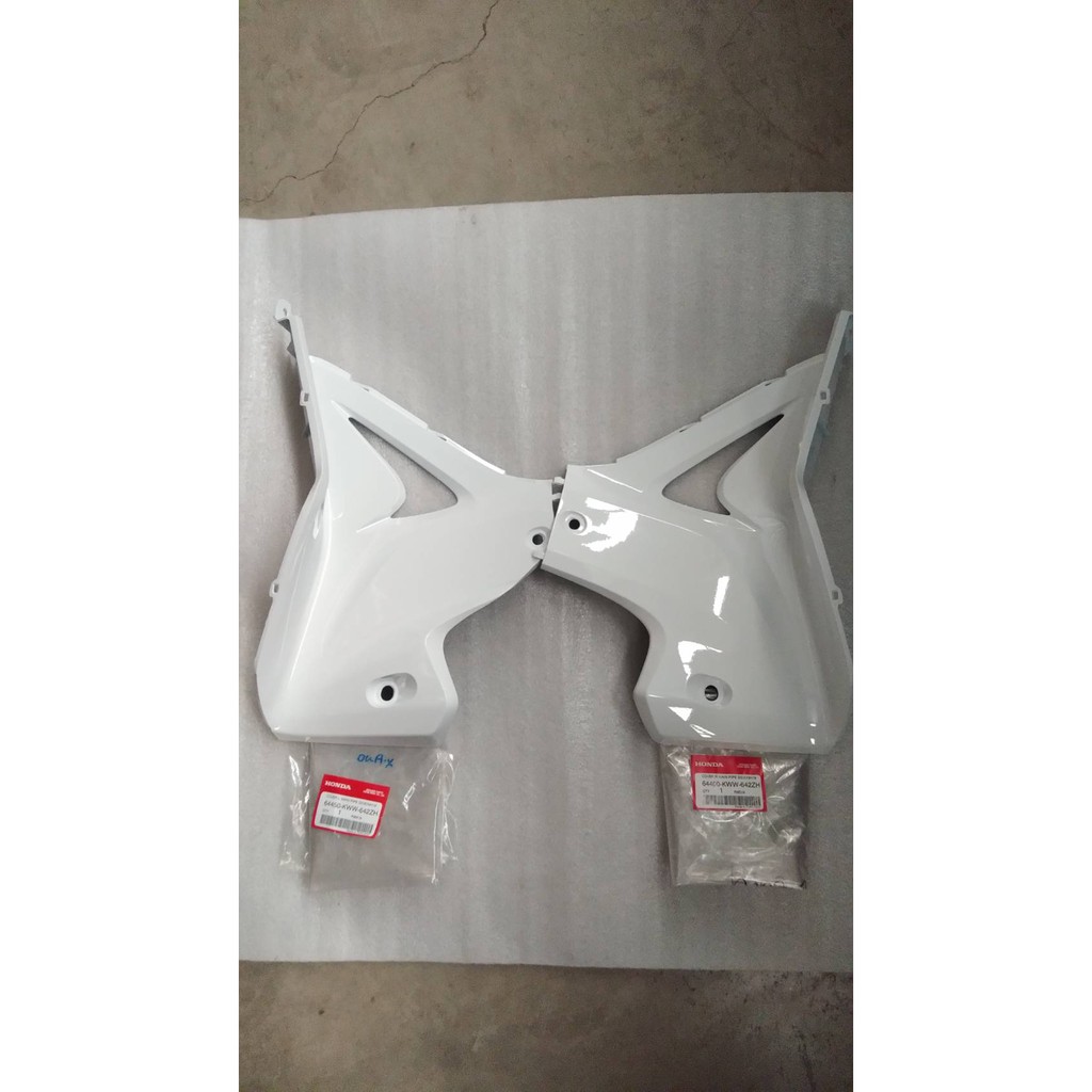 ฝาครอบข้างตัวถัง ซ้าย 64450-KWW-642ZH , ขวา 64400-KWW-642ZH รถสีขาว-ดำ สำหรับรุ่น WAVE110i อะไหล่แท้ HONDA