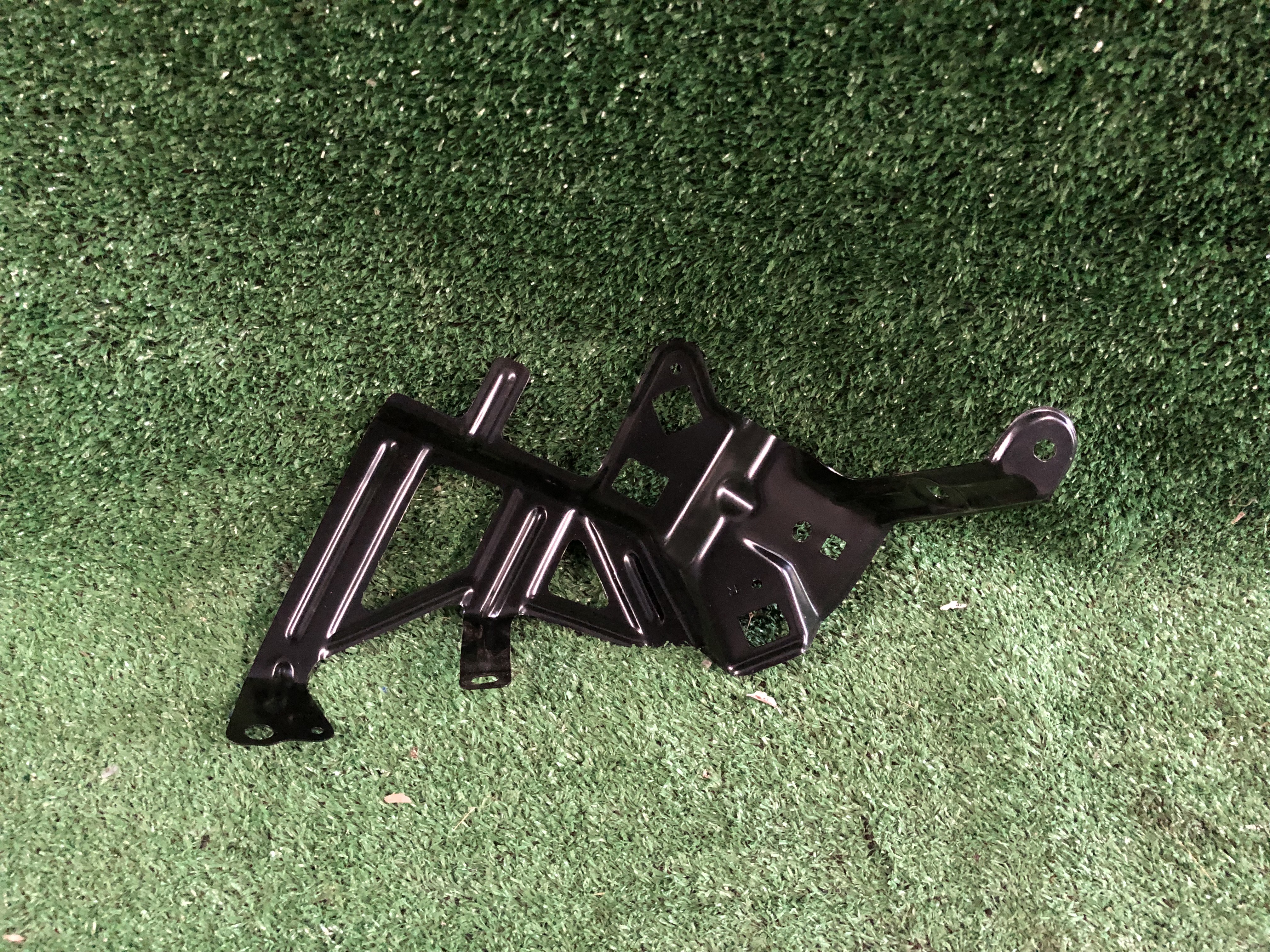 เหล็กยึดไฟหน้า R Honda Civic 2016