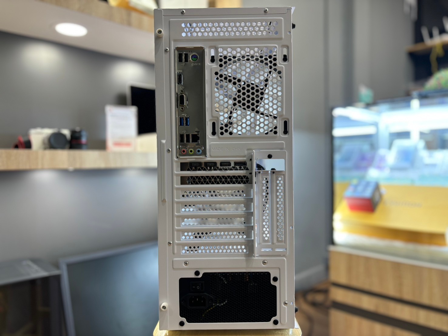 PC ประกอบ Intel Core i5-12400F/Ram 16GB/SSD 500GB/RTX 4060/Monitor SAMSUNG (VA 2K QHD HDR 165Hz)