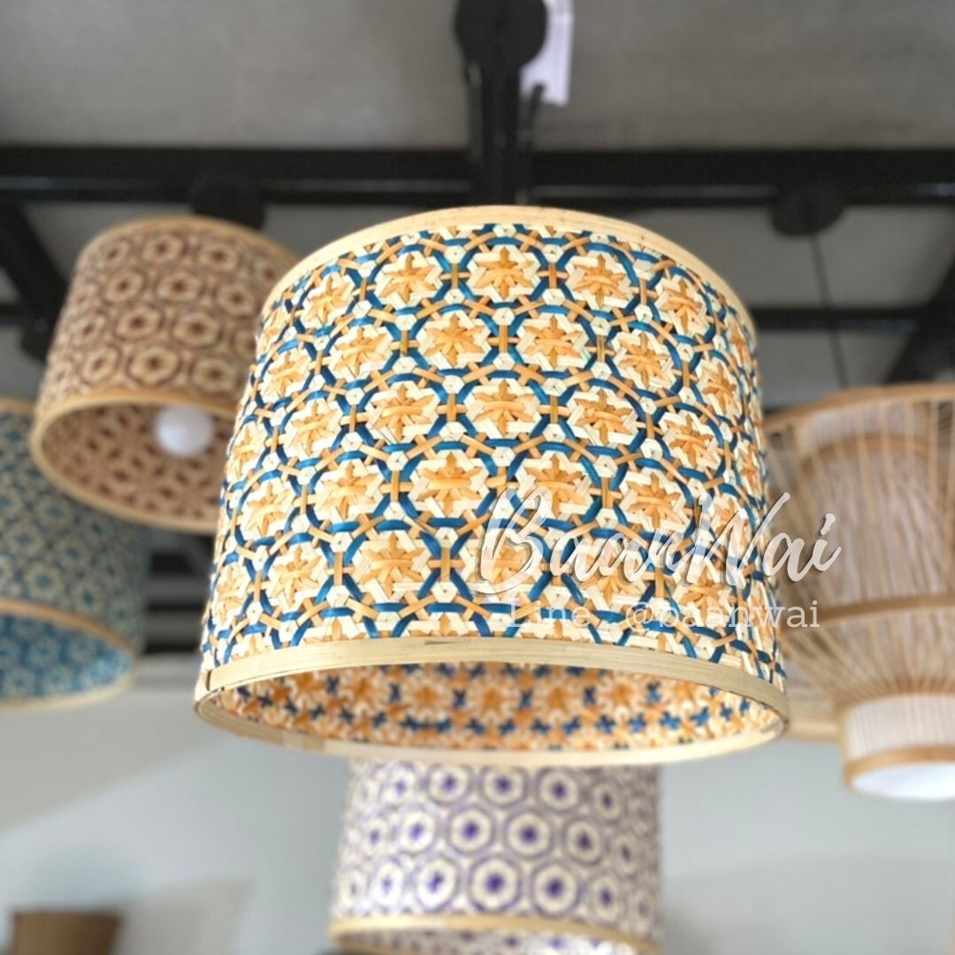 โคมไฟไม้ไผ่ ลายพิกุล ทรงกระบอก (สีส้ม - ฟ้า)